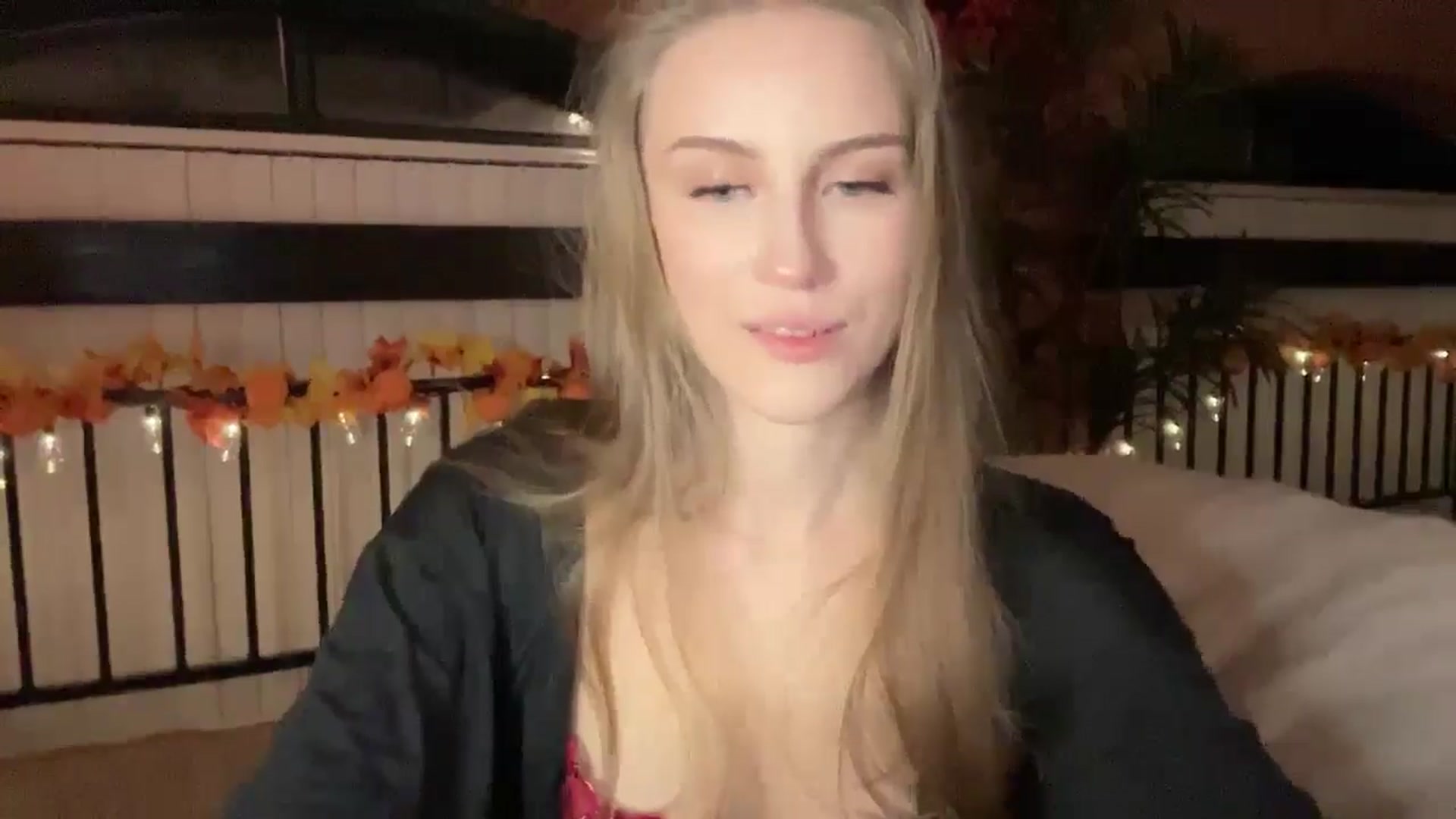 Gallery image thumbnail from Luna_Moore1's myfreecams stream on, 11/14/2024, 23:08 image 7 of 20