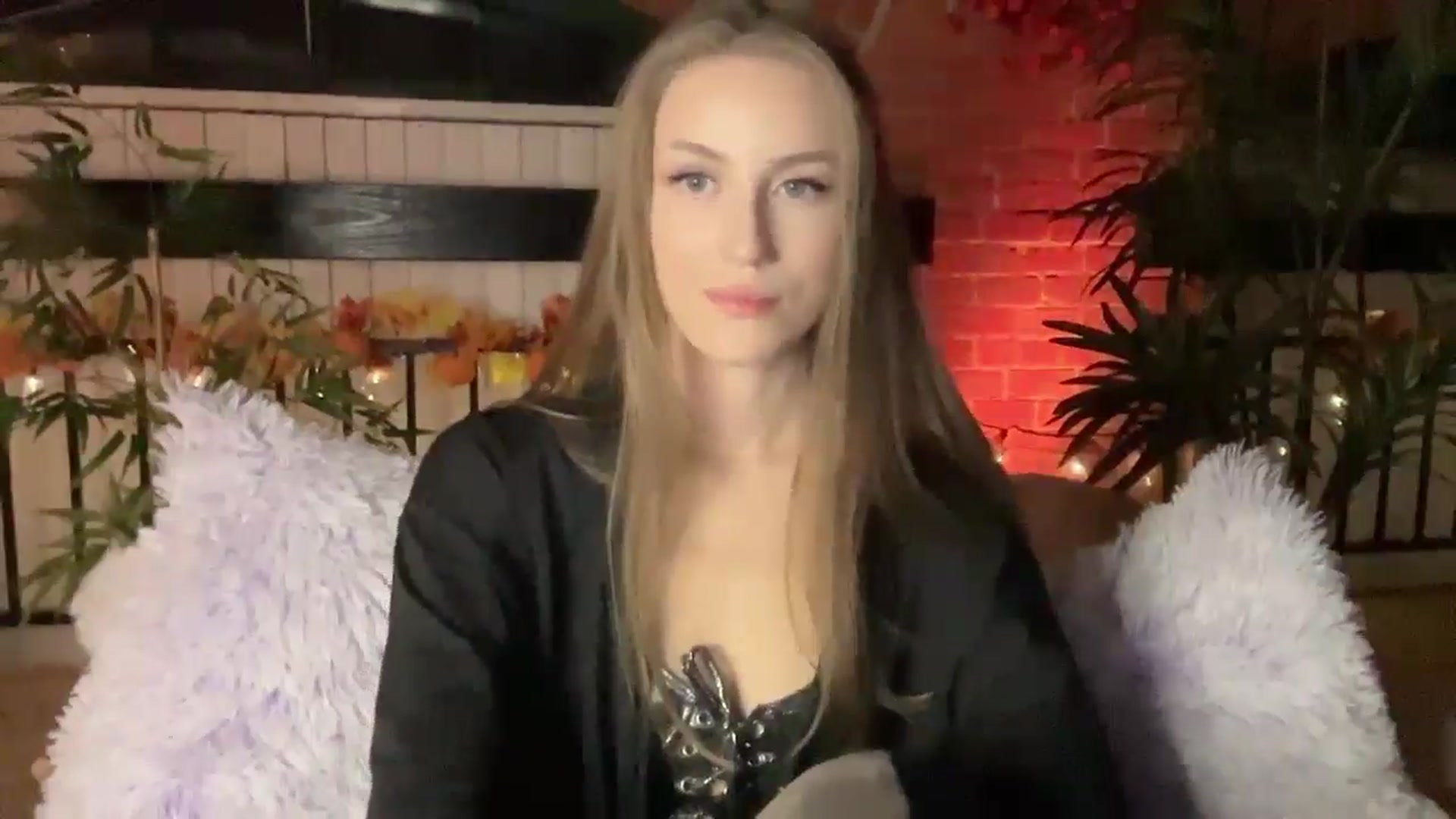 Gallery image thumbnail from Luna_Moore1's myfreecams stream on, 11/20/2024, 22:55 image 11 of 20