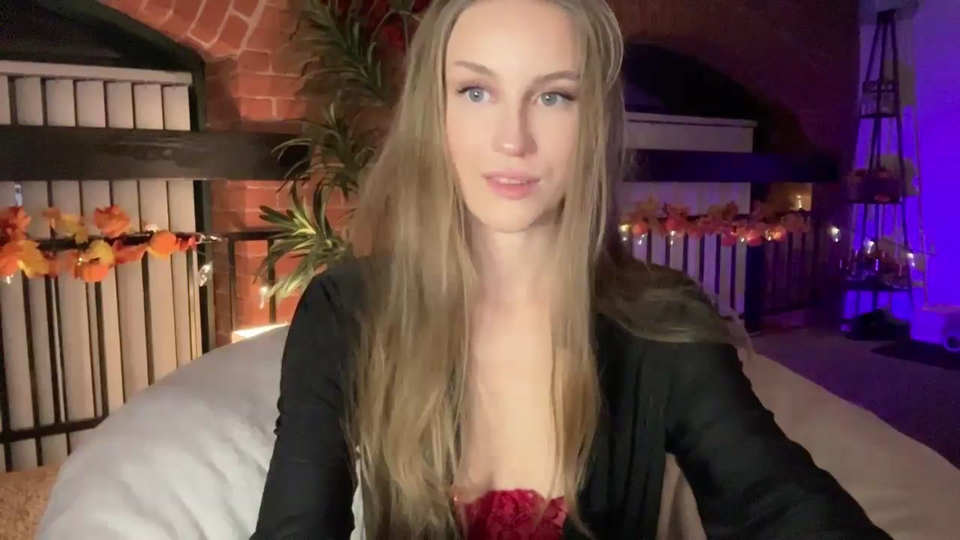 Gallery image thumbnail from Luna_Moore1's myfreecams stream on, 11/23/2024, 22:32 image 15 of 20
