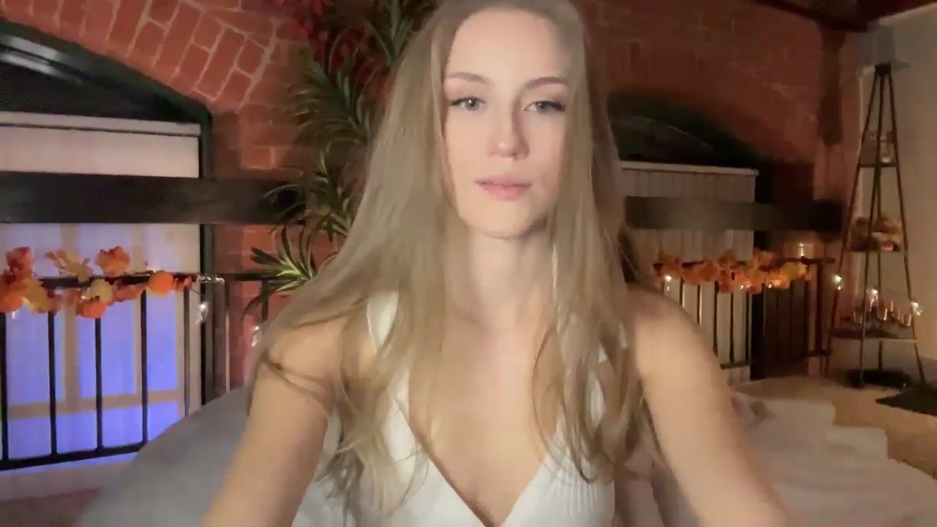 Gallery image thumbnail from Luna_Moore1's myfreecams stream on, 11/27/2024, 22:36 image 2 of 20