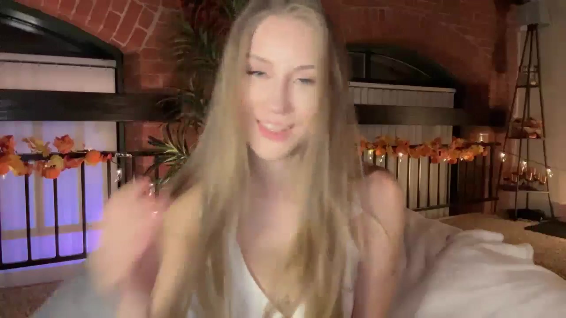 Gallery image thumbnail from Luna_Moore1's myfreecams stream on, 11/27/2024, 22:36 image 20 of 20