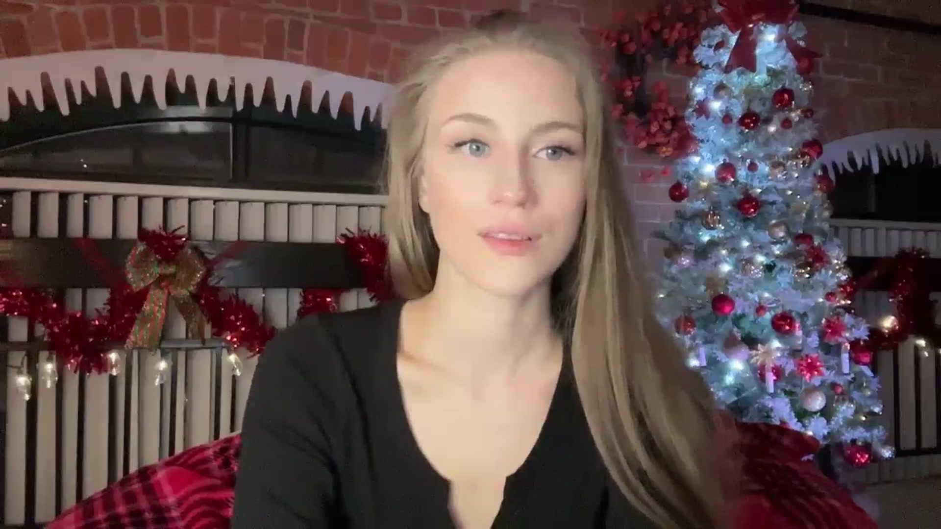 Gallery image thumbnail from Luna_Moore1's myfreecams stream on, 12/20/2024, 22:38 image 20 of 20