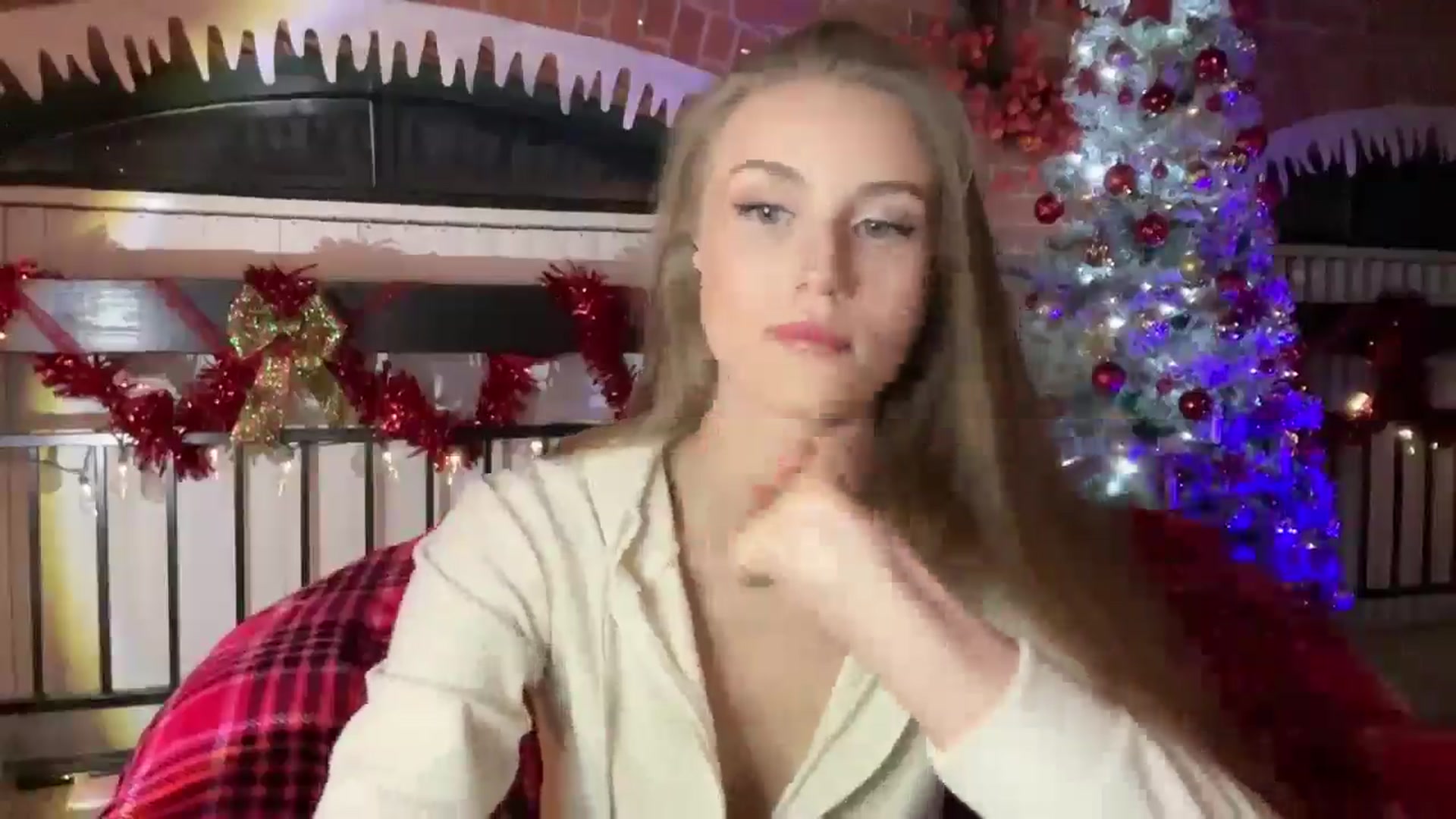 Gallery image thumbnail from Luna_Moore1's myfreecams stream on, 12/23/2024, 22:16 image 8 of 20