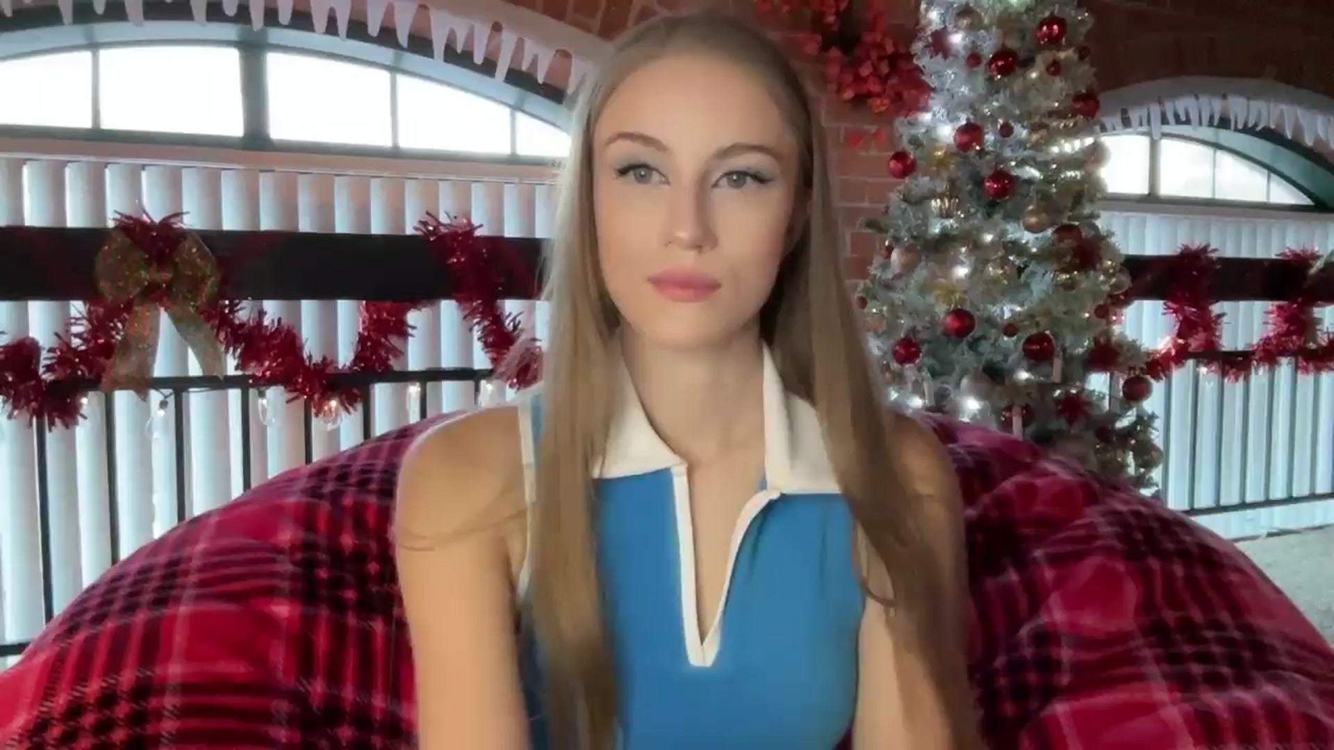 Gallery image thumbnail from Luna_Moore1's myfreecams stream on, 12/24/2024, 20:41 image 1 of 20