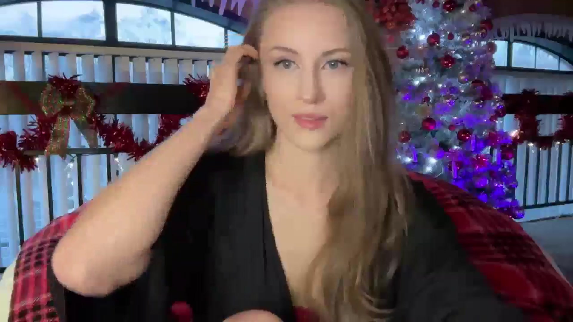 Gallery image thumbnail from Luna_Moore1's myfreecams stream on, 12/25/2024, 21:26 image 20 of 20