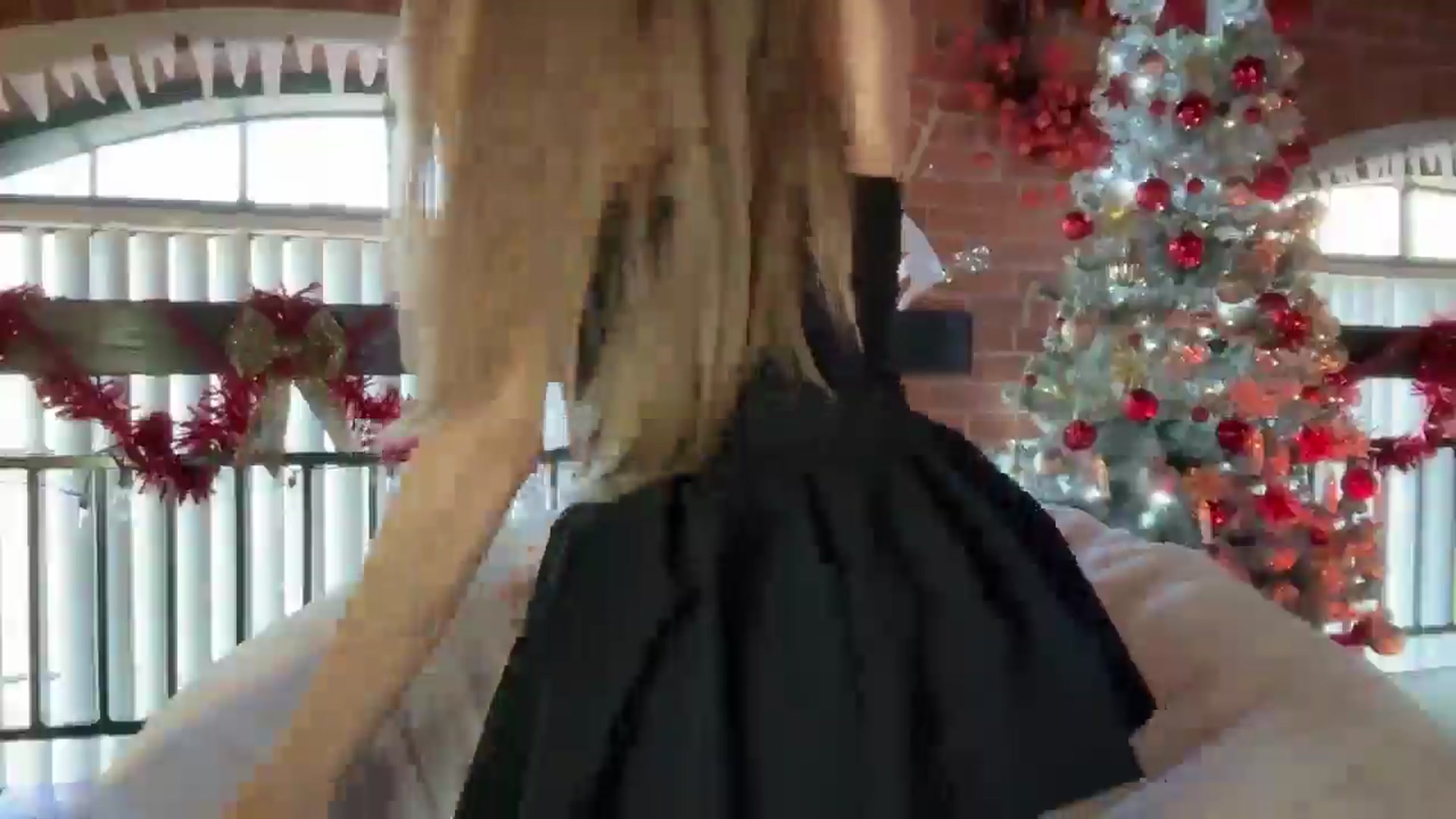 Gallery image thumbnail from Luna_Moore1's myfreecams stream on, 01/03/2025, 20:39 image 4 of 20