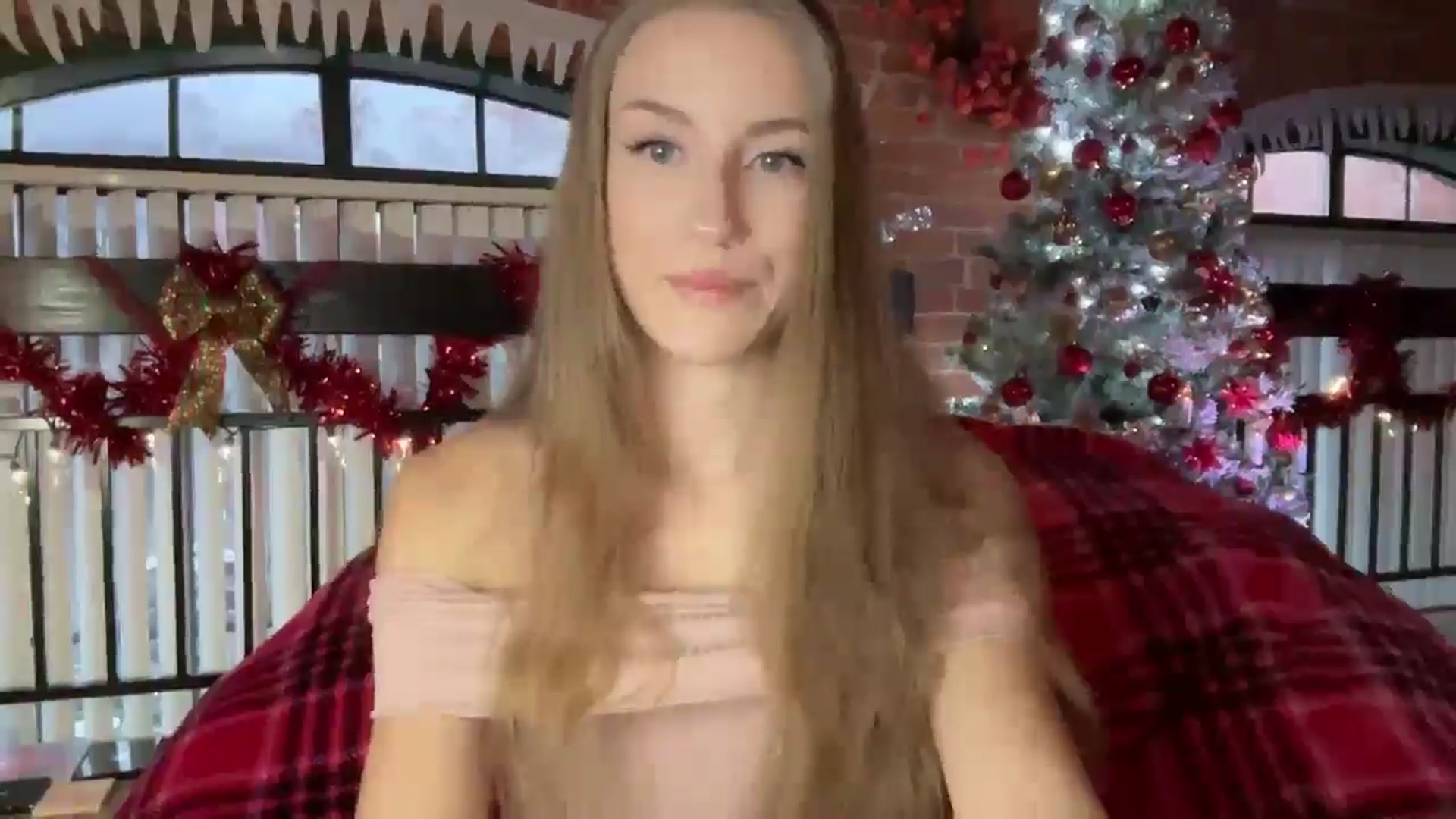 Gallery image thumbnail from Luna_Moore1's myfreecams stream on, 01/05/2025, 22:03 image 3 of 20