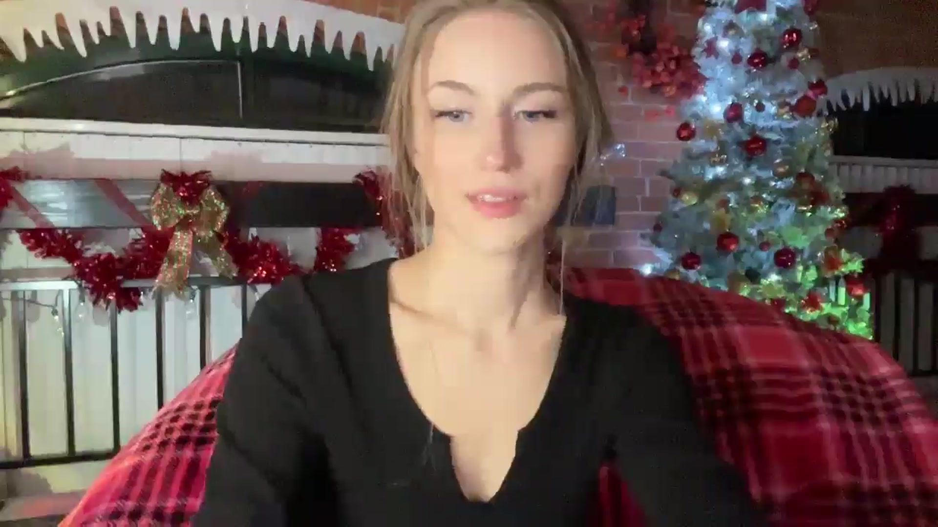 Gallery image thumbnail from Luna_Moore1's myfreecams stream on, 01/10/2025, 24:00 image 6 of 20
