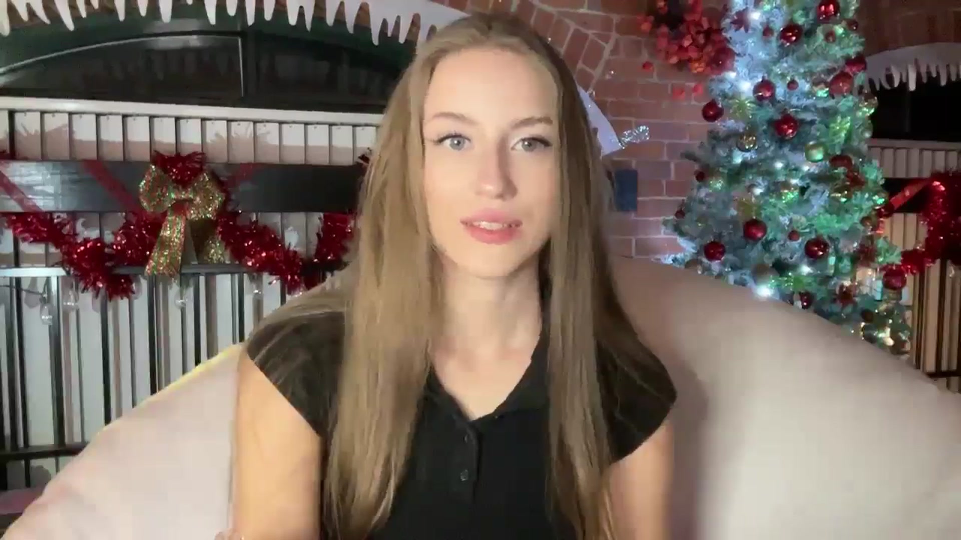 Gallery image thumbnail from Luna_Moore1's myfreecams stream on, 01/11/2025, 24:00 image 6 of 20