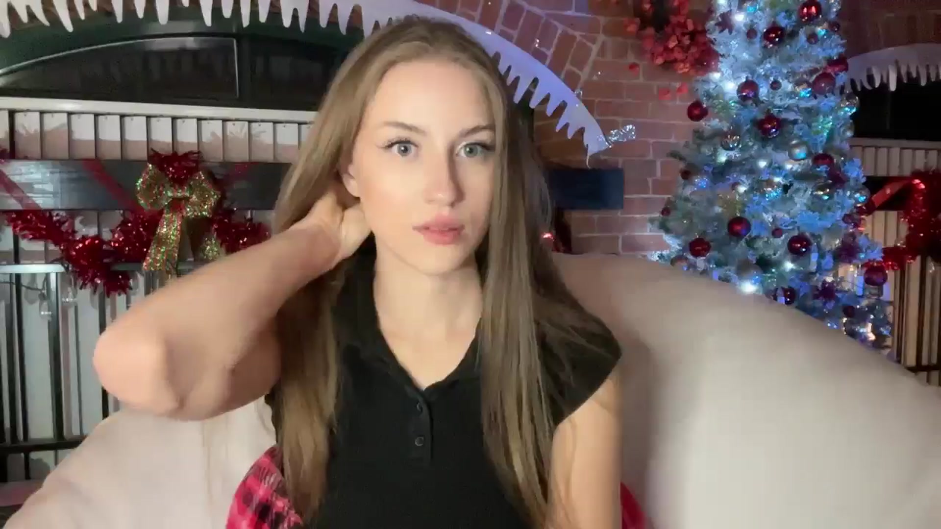 Gallery image thumbnail from Luna_Moore1's myfreecams stream on, 01/11/2025, 24:00 image 4 of 20