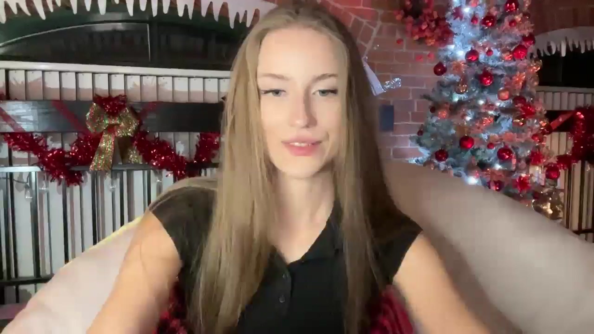 Gallery image thumbnail from Luna_Moore1's myfreecams stream on, 01/11/2025, 24:00 image 2 of 20