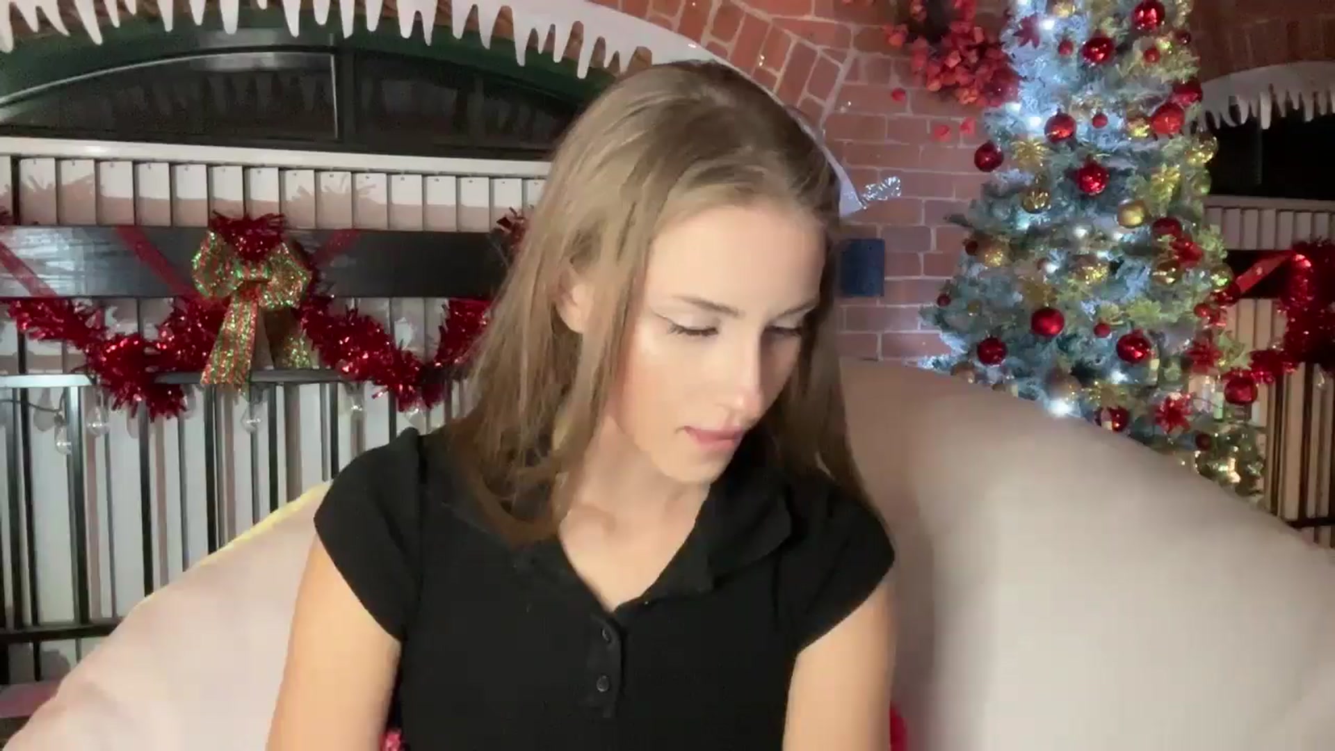 Gallery image thumbnail from Luna_Moore1's myfreecams stream on, 01/11/2025, 24:00 image 19 of 20
