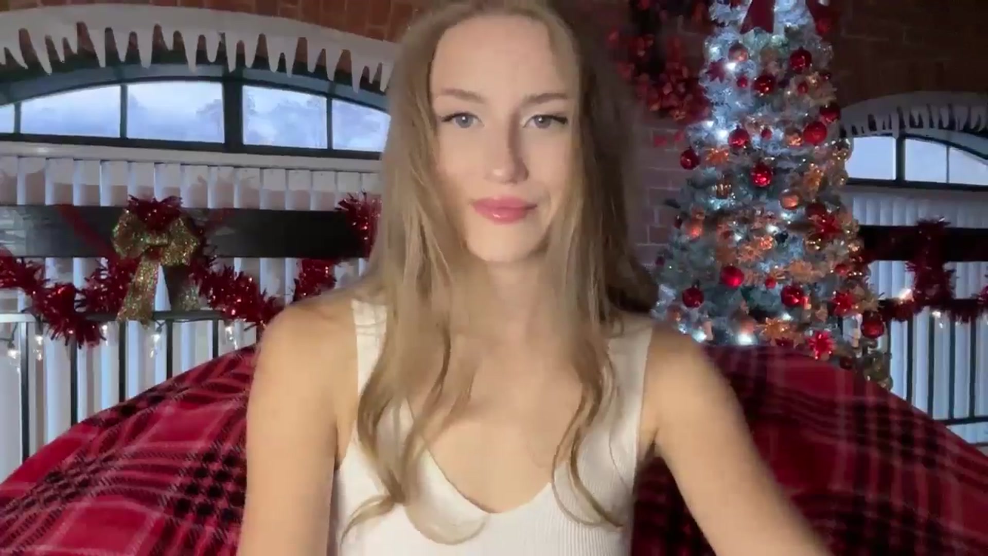 Gallery image thumbnail from Luna_Moore1's myfreecams stream on, 01/14/2025, 22:04 image 11 of 20
