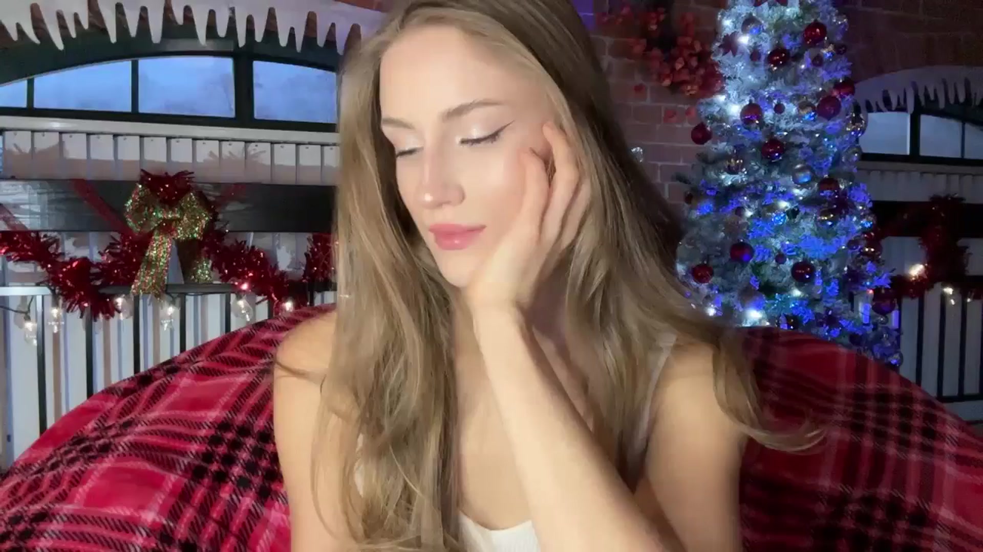 Gallery image thumbnail from Luna_Moore1's myfreecams stream on, 01/14/2025, 22:04 image 19 of 20