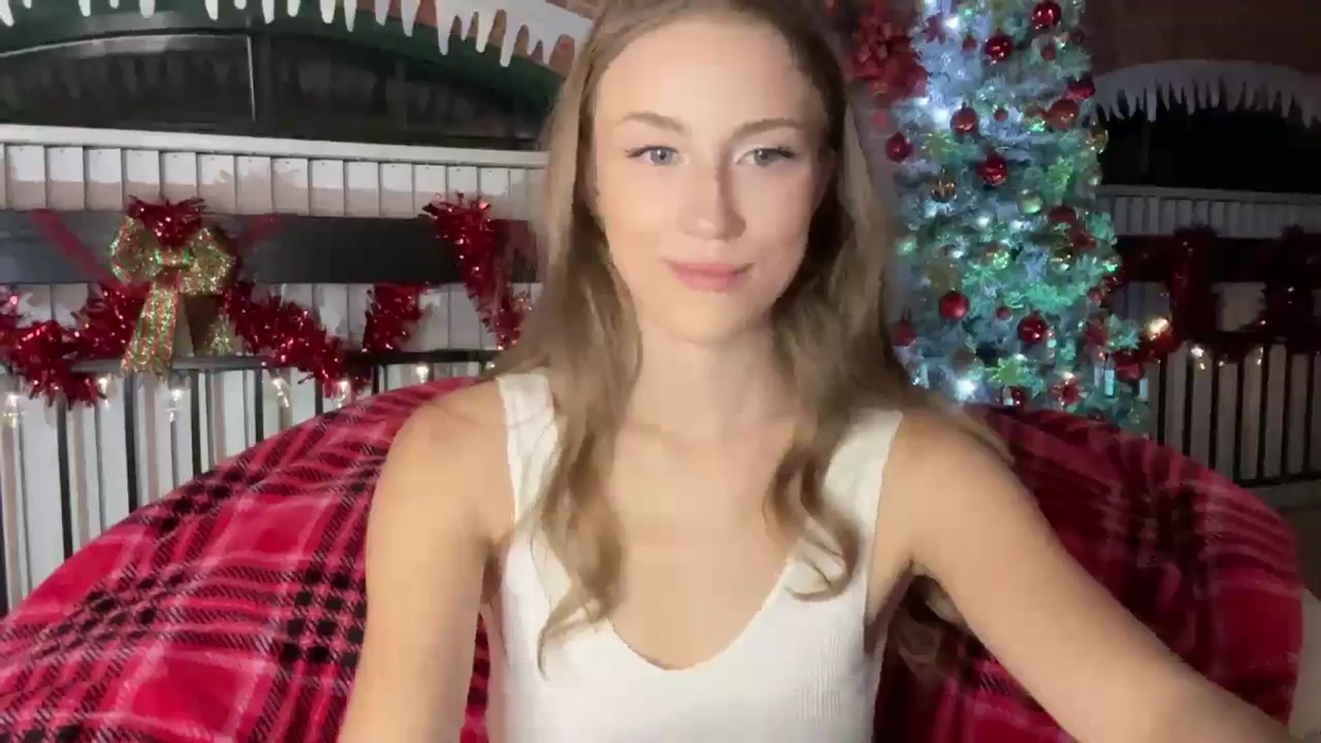 Gallery image thumbnail from Luna_Moore1's myfreecams stream on, 01/14/2025, 23:05 image 10 of 20