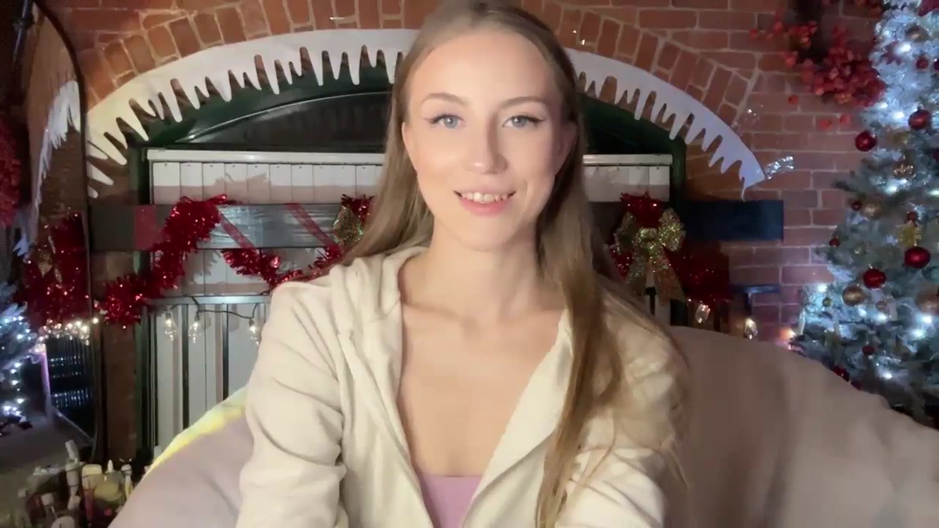 Gallery image thumbnail from Luna_Moore1's myfreecams stream on, 01/21/2025, 24:00 image 16 of 20