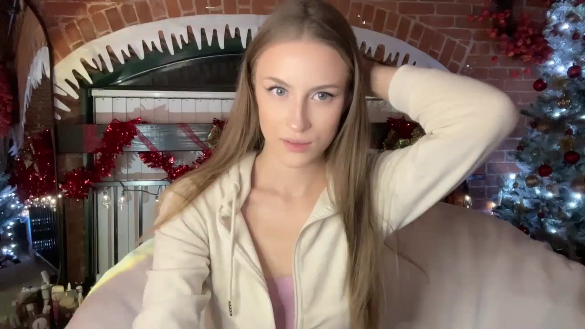 Gallery image thumbnail from Luna_Moore1's myfreecams stream on, 01/21/2025, 24:00 image 13 of 20