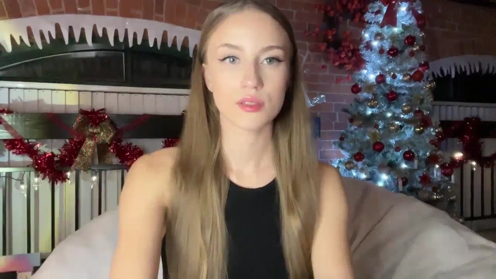 Gallery image thumbnail from Luna_Moore1's myfreecams stream on, 01/26/2025, 23:40 image 2 of 20