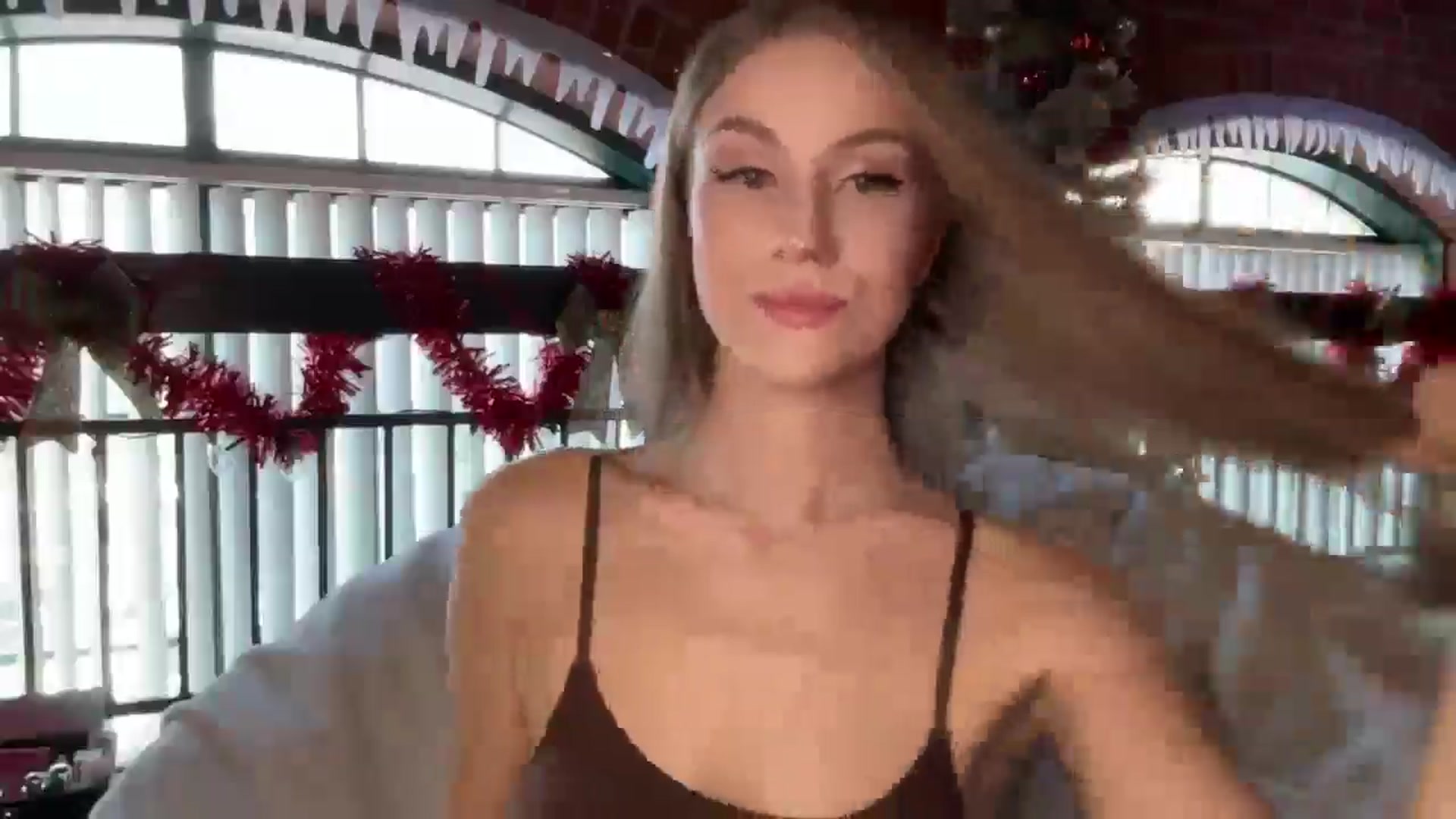 Gallery image thumbnail from Luna_Moore1's myfreecams stream on, 02/10/2025, 21:13 image 19 of 20