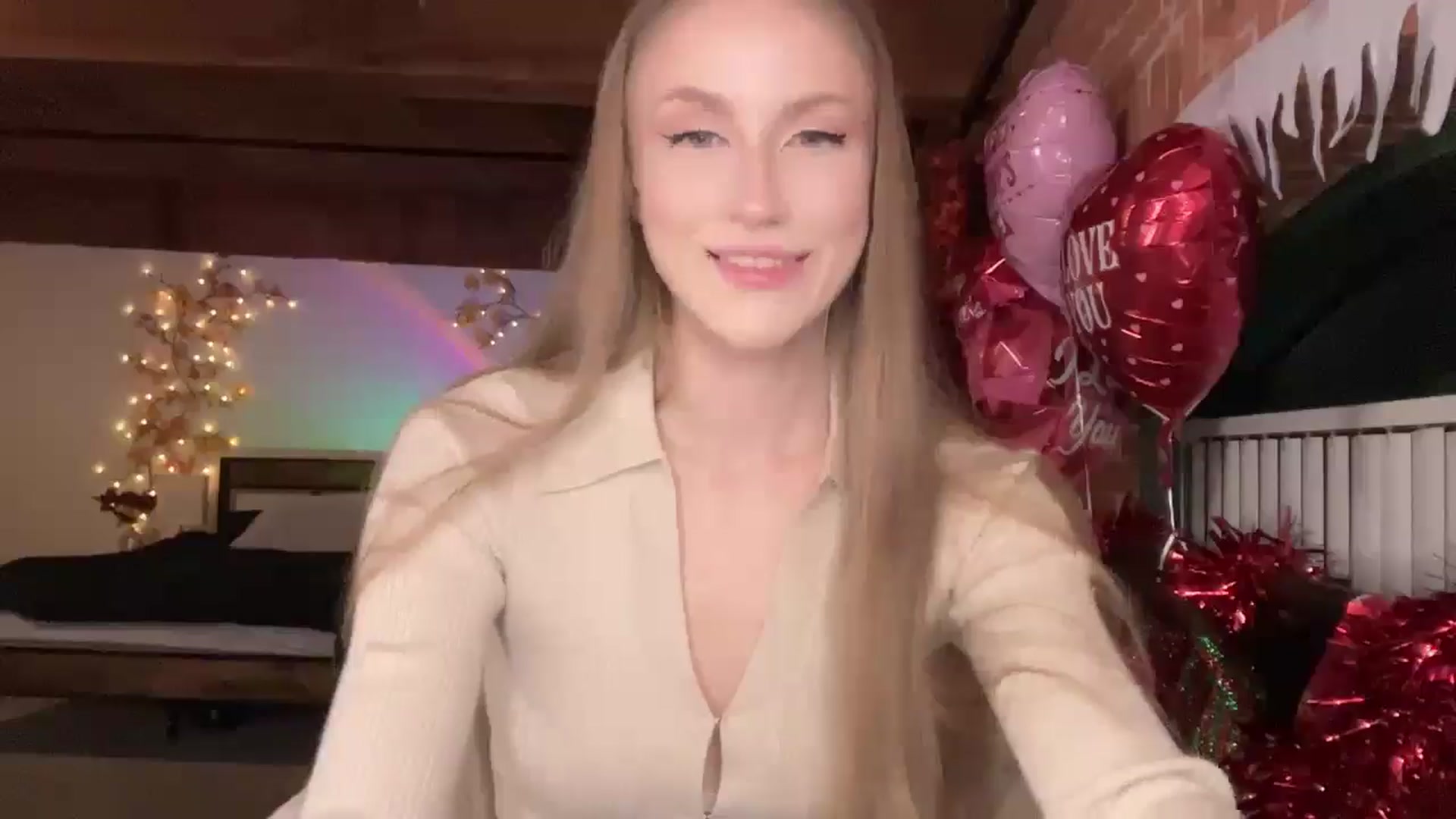 Gallery image thumbnail from Luna_Moore1's myfreecams stream on, 02/28/2025, 23:42 image 8 of 20