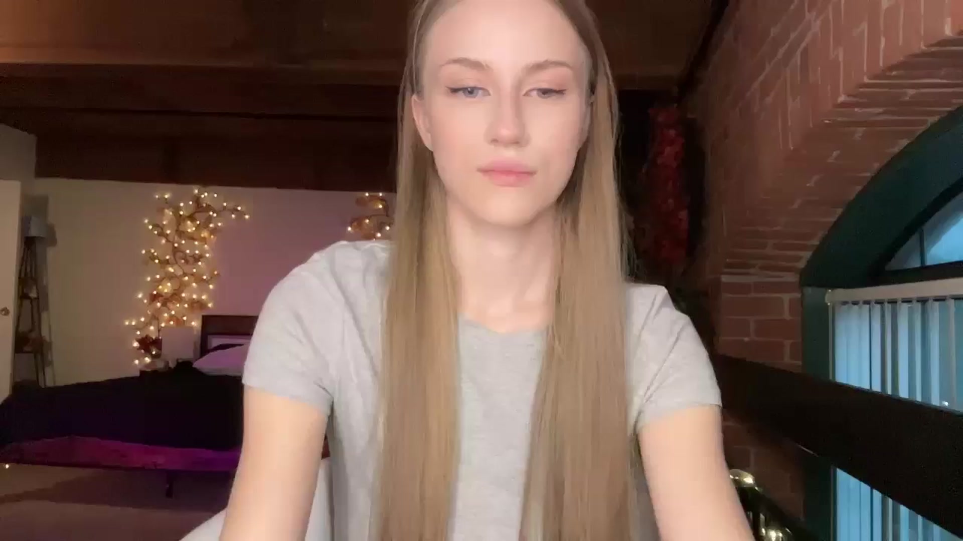 Gallery image thumbnail from Luna_Moore1's myfreecams stream on, 05/15/2025, 24:01 image 20 of 20