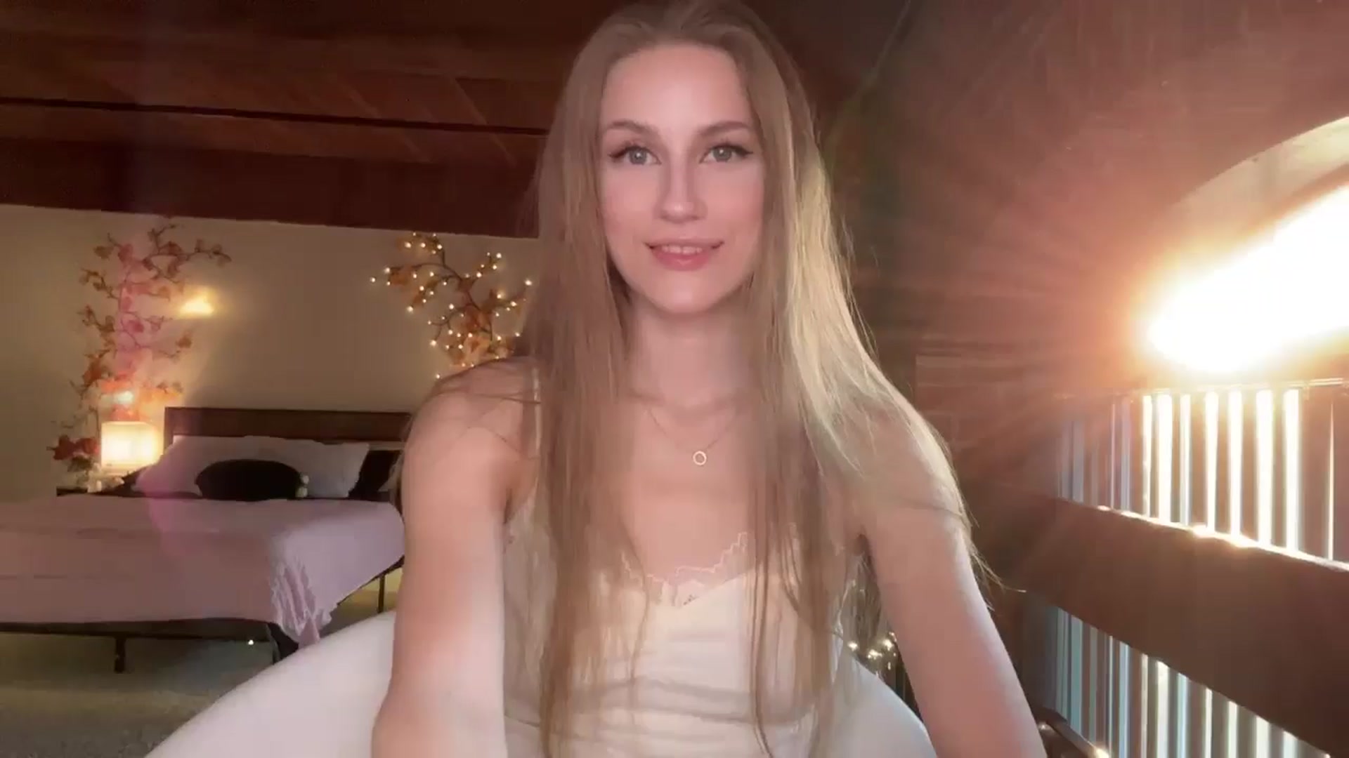 Gallery image thumbnail from Luna_Moore1's myfreecams stream on, 07/04/2025, 23:57 image 17 of 20