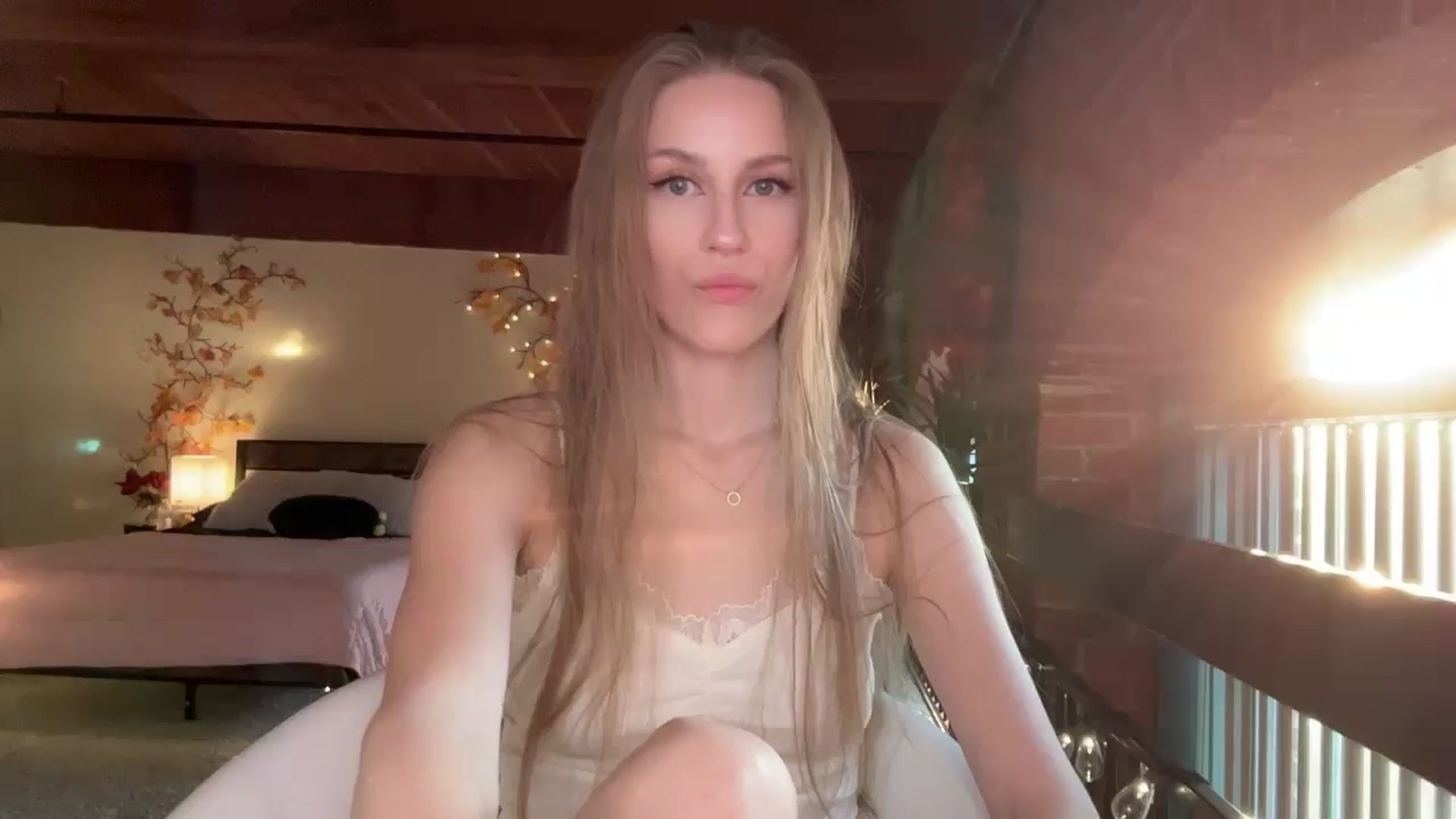 Gallery image thumbnail from Luna_Moore1's myfreecams stream on, 07/04/2025, 23:57 image 12 of 20
