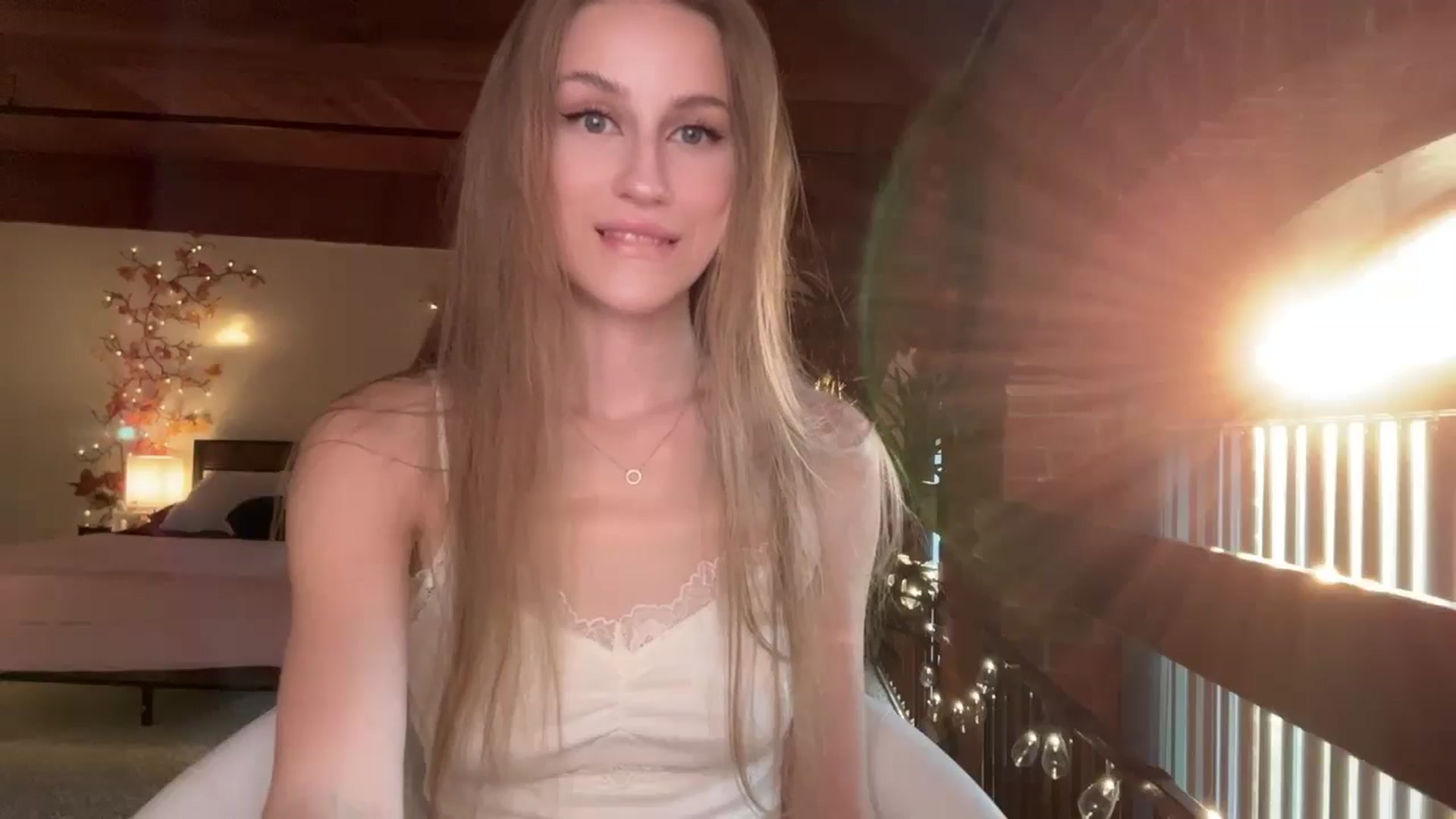 Gallery image thumbnail from Luna_Moore1's myfreecams stream on, 07/04/2025, 23:57 image 16 of 20