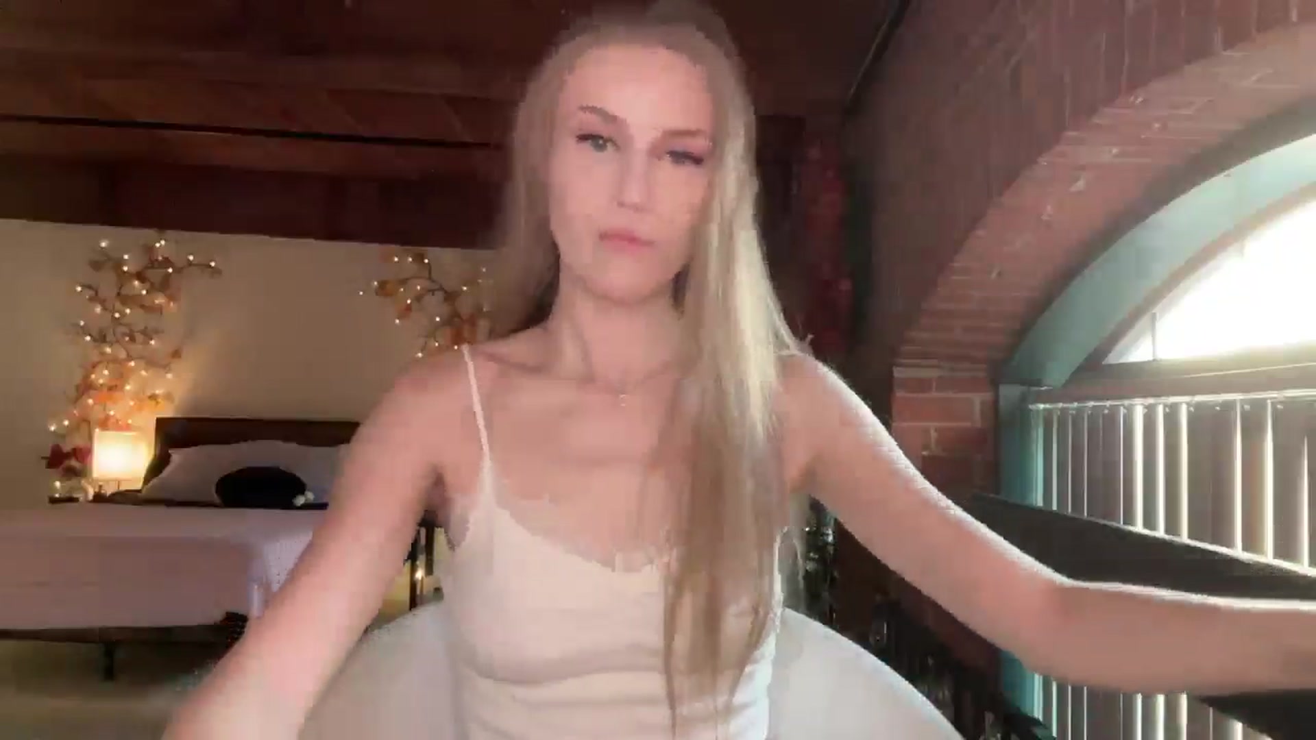 Gallery image thumbnail from Luna_Moore1's myfreecams stream on, 07/06/2025, 23:26 image 19 of 20