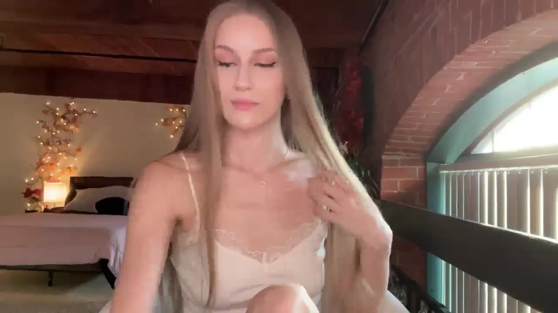 Gallery image thumbnail from Luna_Moore1's myfreecams stream on, 07/06/2025, 23:26 image 14 of 20