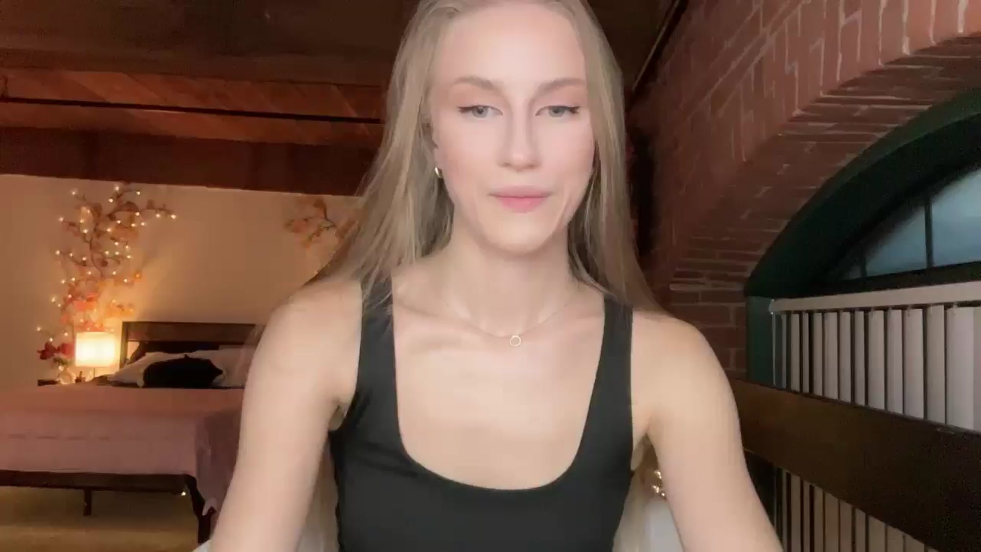 Gallery image thumbnail from Luna_Moore1's myfreecams stream on, 07/10/2025, 24:57 image 19 of 20