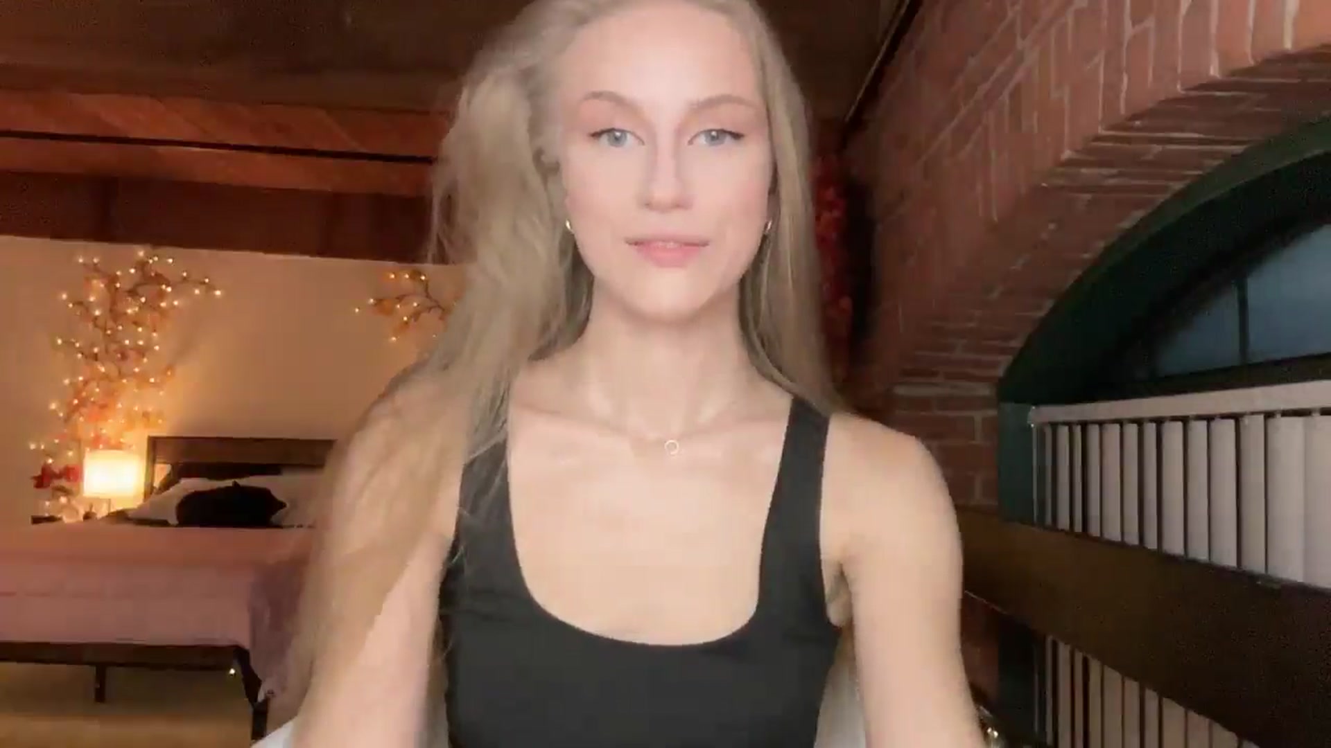 Gallery image thumbnail from Luna_Moore1's myfreecams stream on, 07/10/2025, 24:57 image 20 of 20