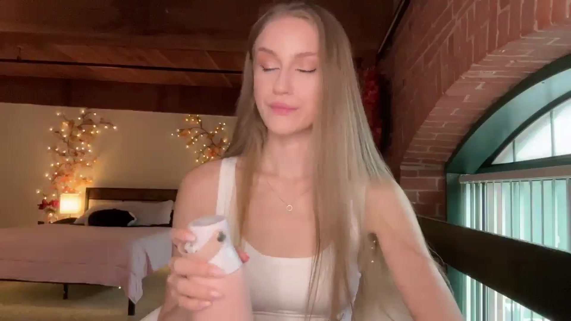 Gallery image thumbnail from Luna_Moore1's myfreecams stream on, 07/14/2025, 23:12 image 17 of 20