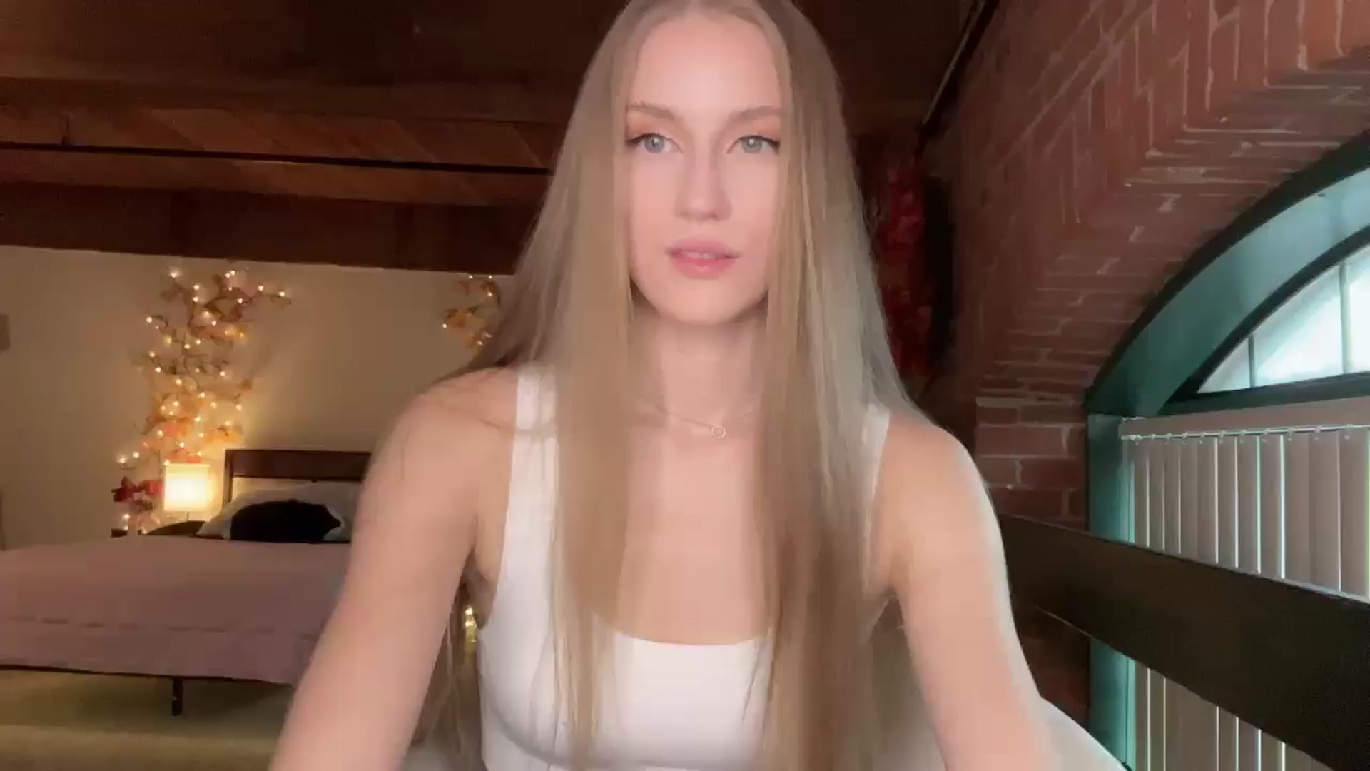 Gallery image thumbnail from Luna_Moore1's myfreecams stream on, 07/14/2025, 23:12 image 1 of 20