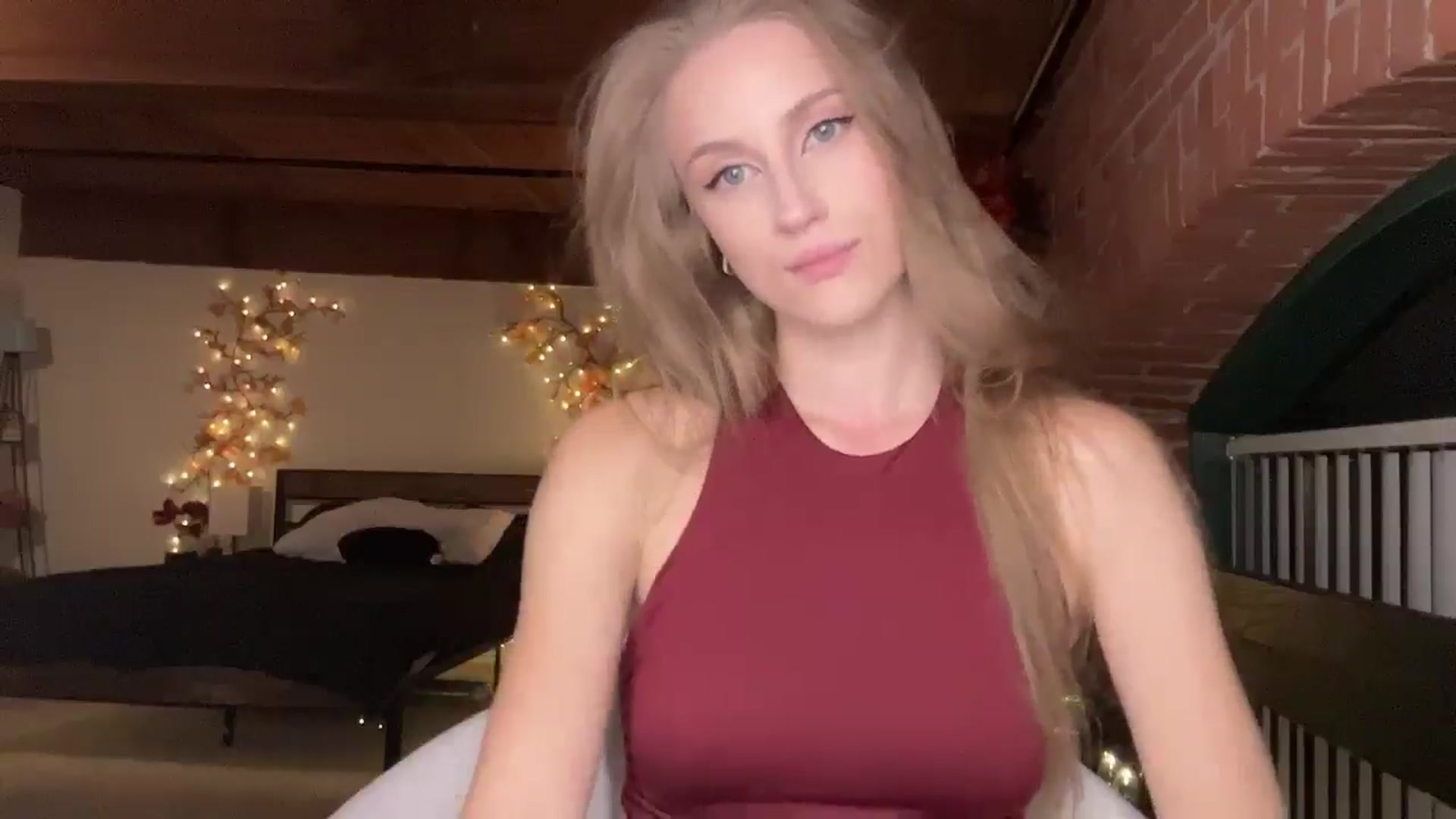 Gallery image thumbnail from Luna_Moore1's myfreecams stream on, 09/25/2025, 23:19 image 14 of 20