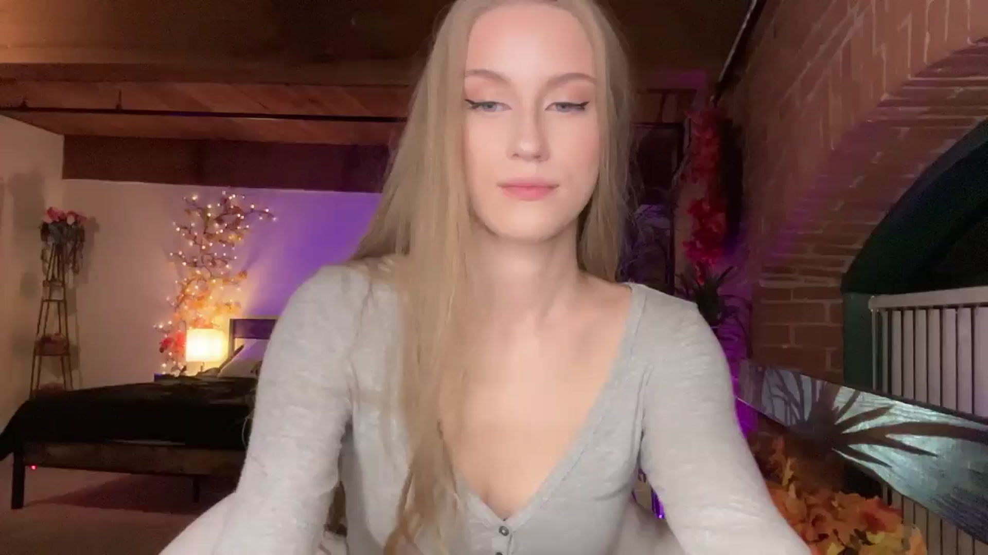 Gallery image thumbnail from Luna_Moore1's myfreecams stream on, 11/02/2025, 23:05 image 13 of 20