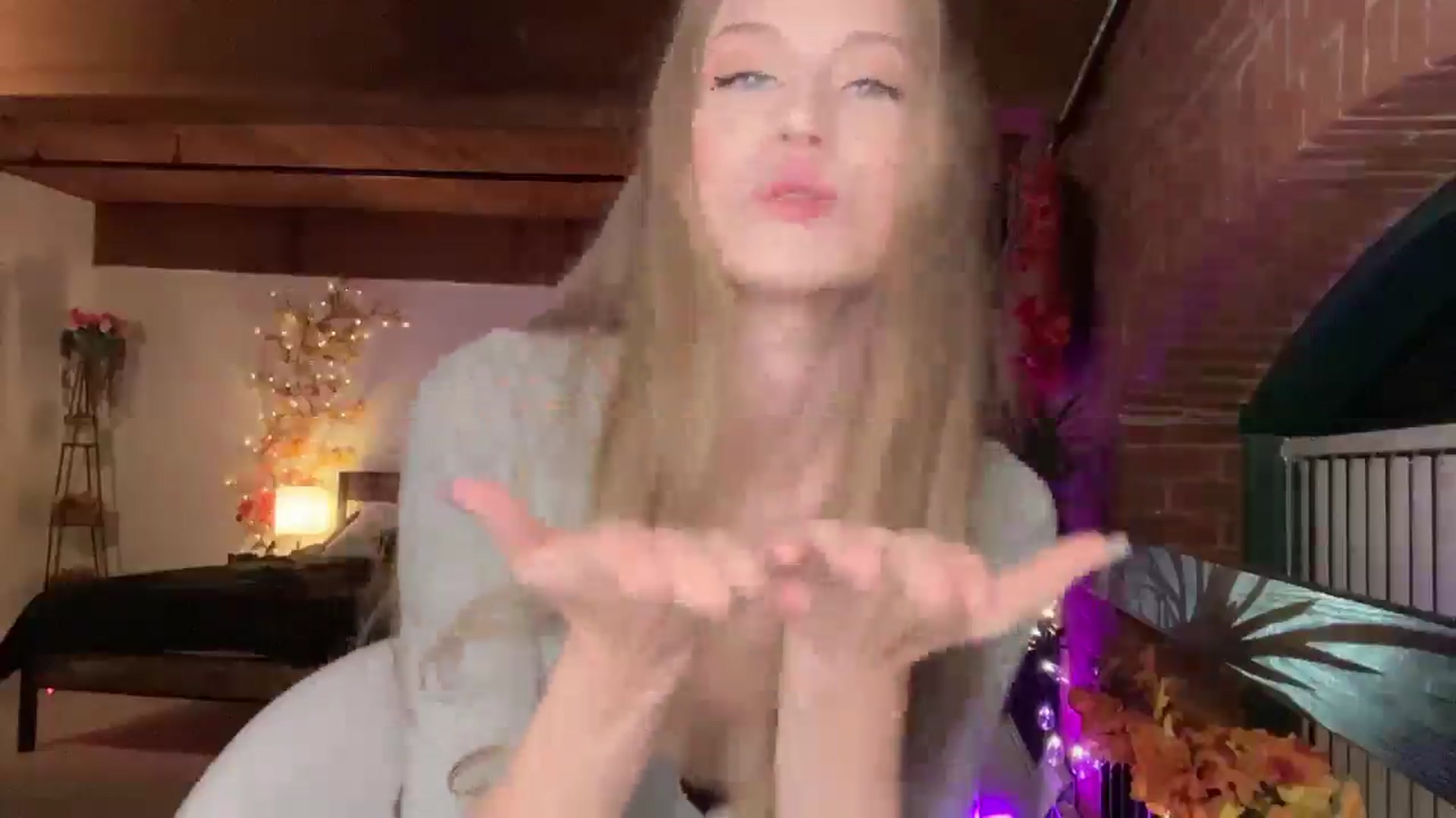 Gallery image thumbnail from Luna_Moore1's myfreecams stream on, 11/02/2025, 23:05 image 10 of 20