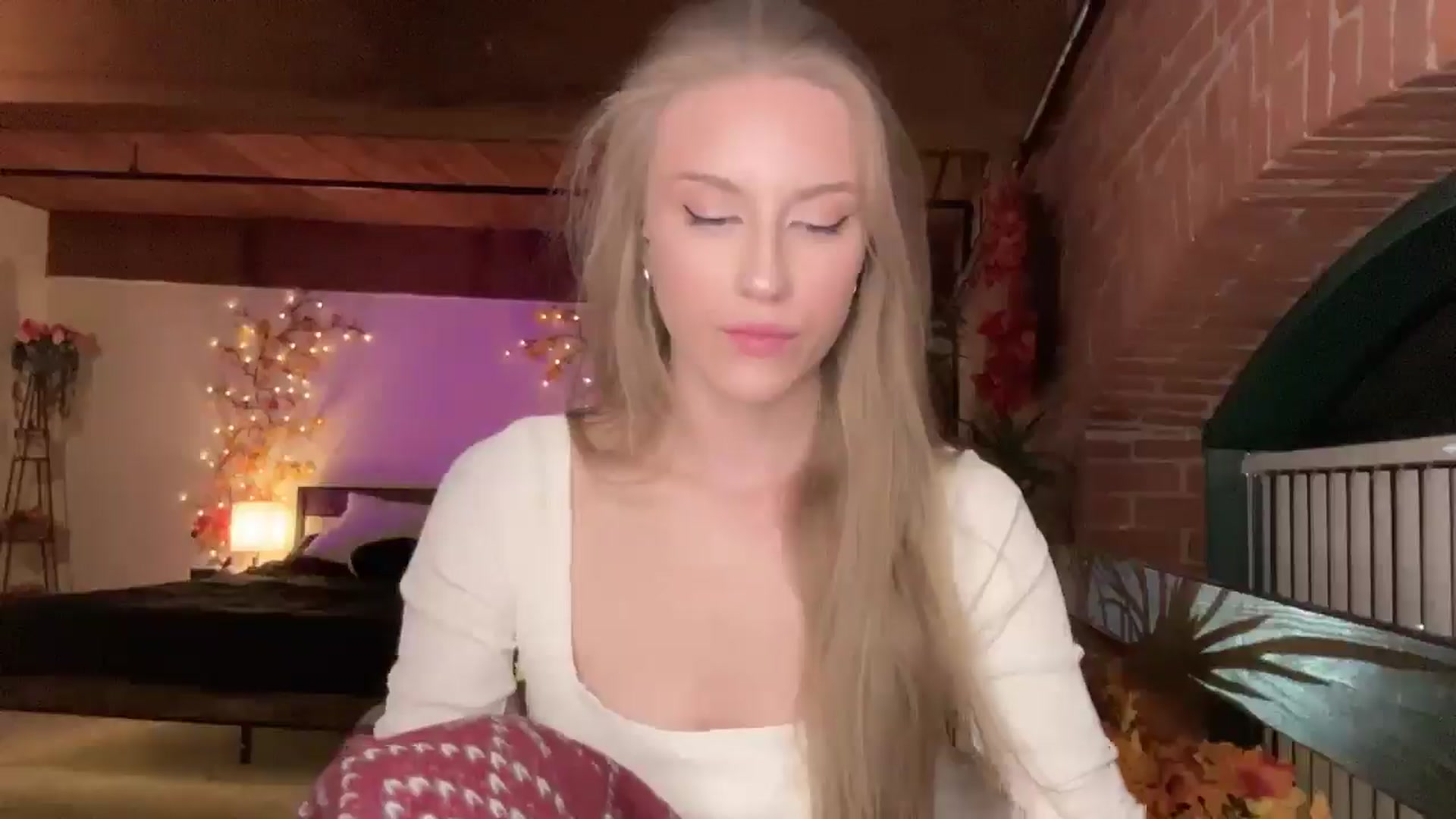 Gallery image thumbnail from Luna_Moore1's myfreecams stream on, 11/05/2025, 01:11 image 19 of 20