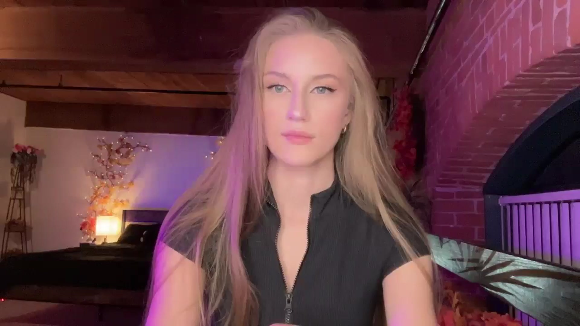 Gallery image thumbnail from Luna_Moore1's myfreecams stream on, 11/06/2025, 01:56 image 15 of 20