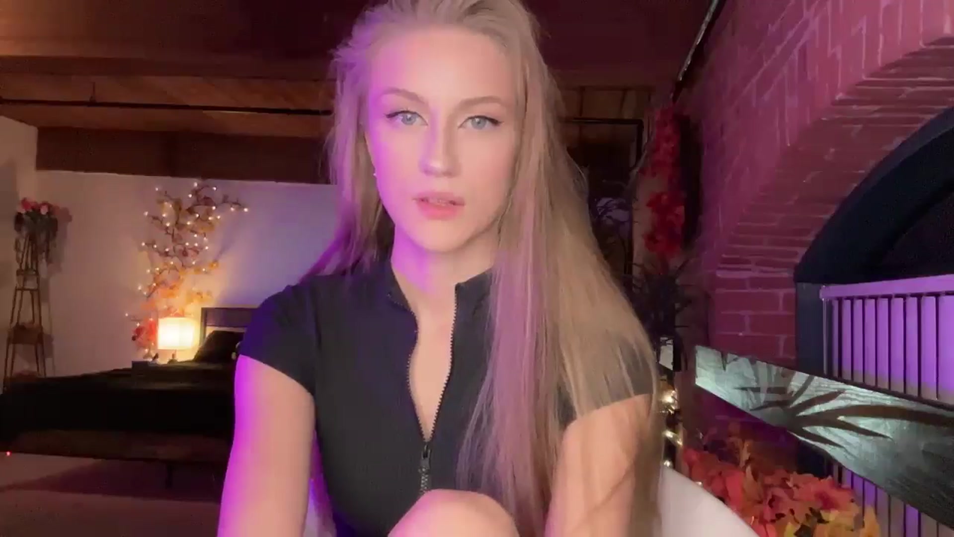 Gallery image thumbnail from Luna_Moore1's myfreecams stream on, 11/06/2025, 01:56 image 20 of 20
