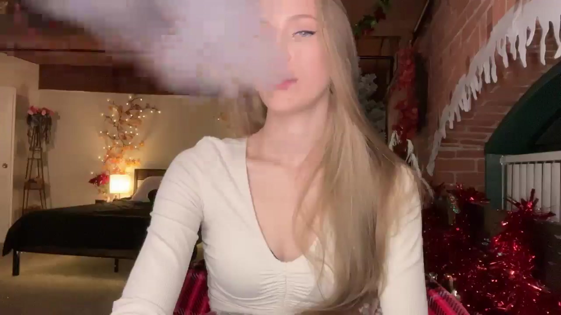Gallery image thumbnail from Luna_Moore1's myfreecams stream on, 11/19/2025, 01:40 image 9 of 20