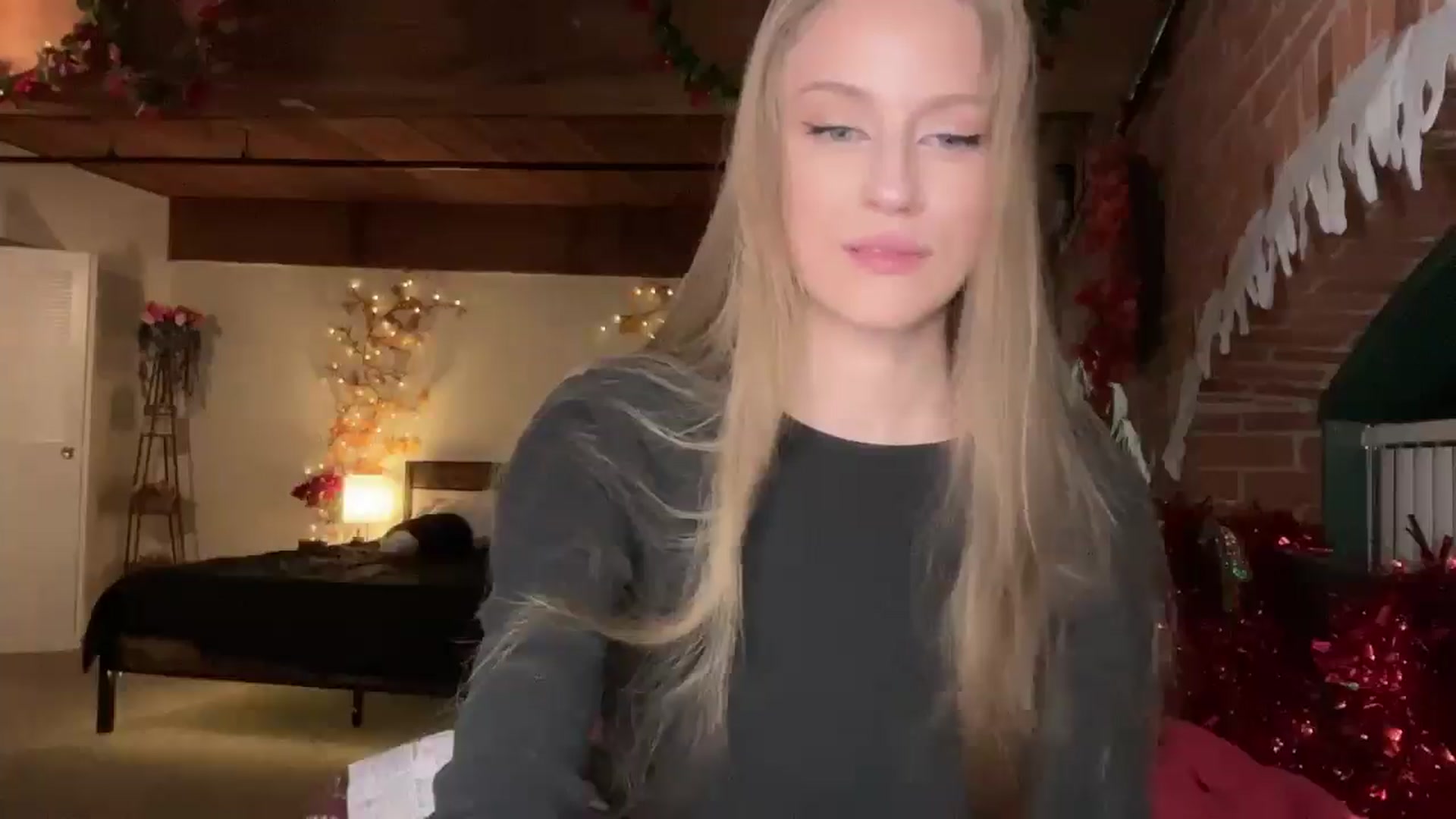 Gallery image thumbnail from Luna_Moore1's myfreecams stream on, 11/22/2025, 24:41 image 20 of 20