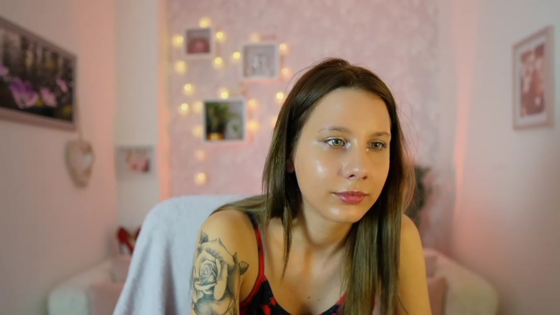 Gallery image thumbnail from Luna_Rival18's myfreecams stream on, 02/27/2024, 15:55 image 16 of 20