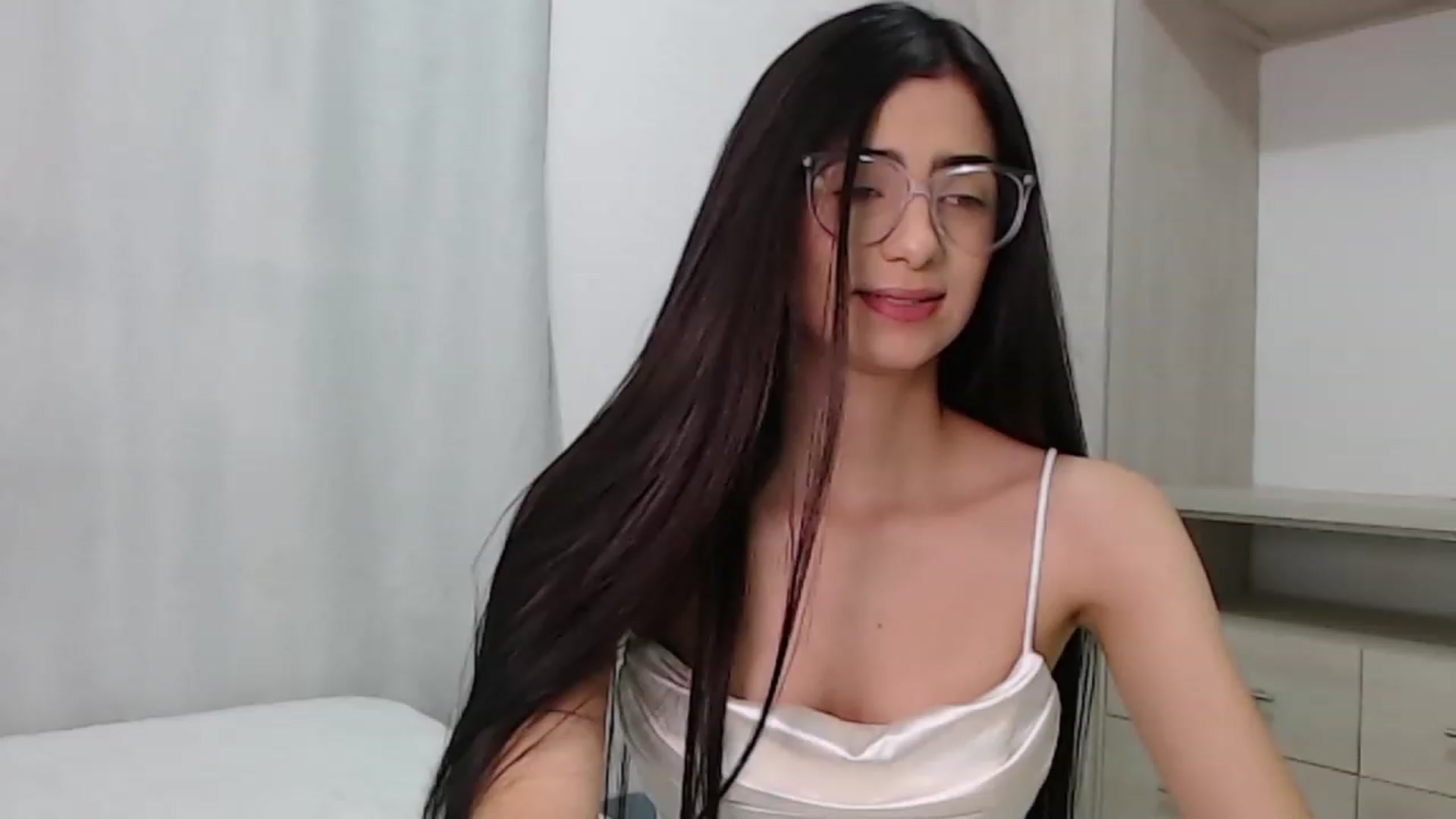 Gallery image thumbnail from Luna_Vargas's myfreecams stream on, 03/28/2023, 01:56 image 12 of 20