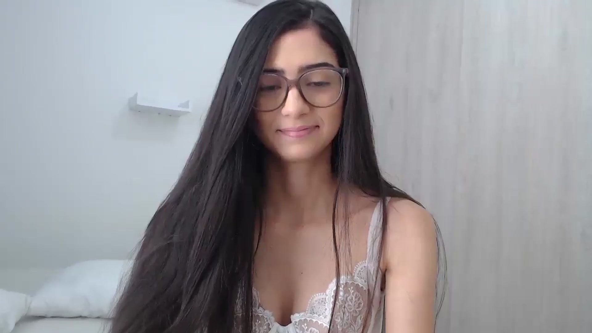 Gallery image thumbnail from Luna_Vargas's myfreecams stream on, 03/16/2025, 15:25 image 15 of 20