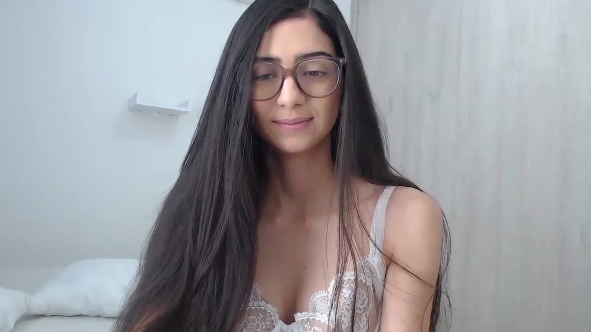 Gallery image thumbnail from Luna_Vargas's myfreecams stream on, 03/16/2025, 15:25 image 10 of 20