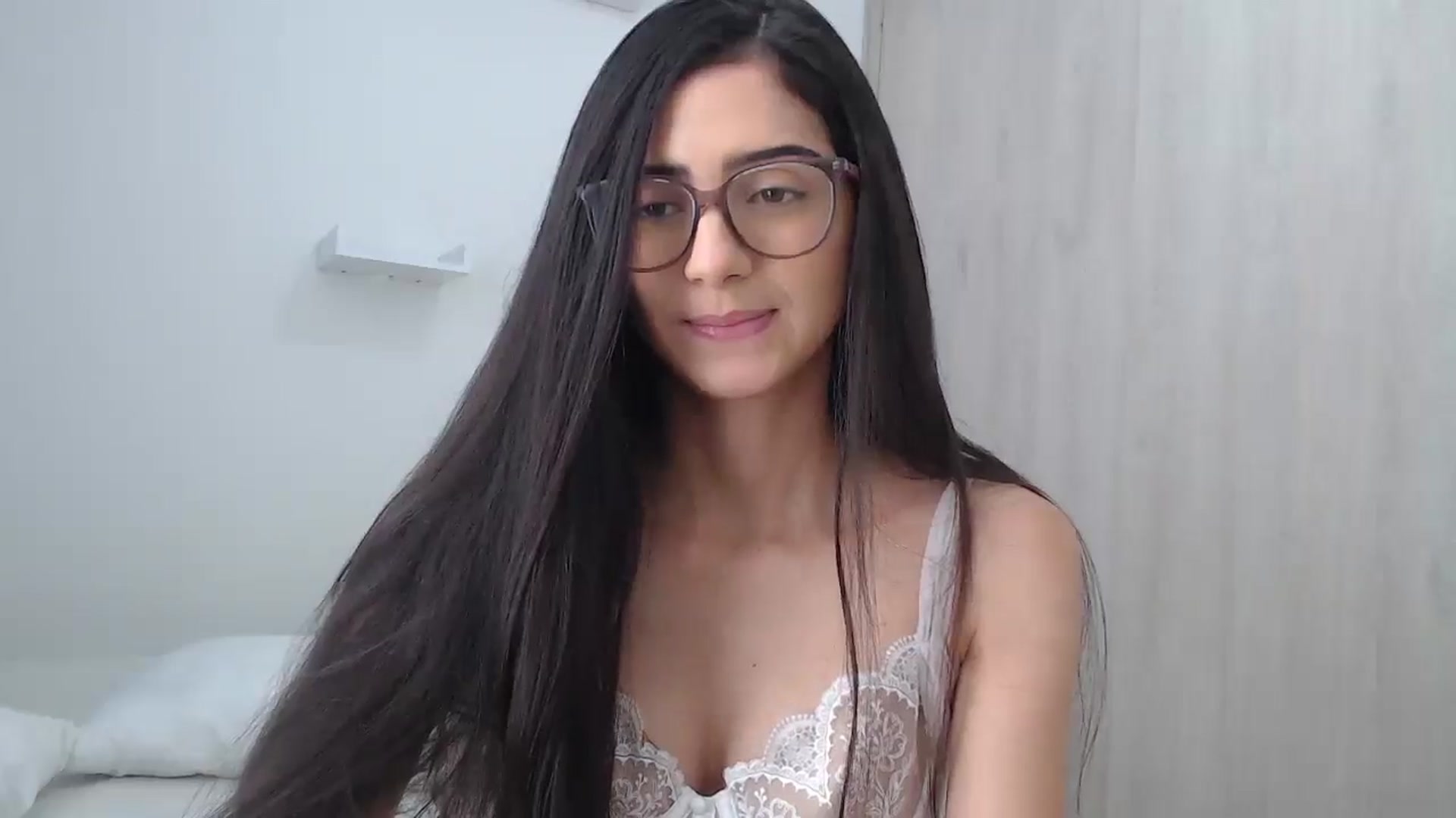 Gallery image thumbnail from Luna_Vargas's myfreecams stream on, 03/16/2025, 15:25 image 16 of 20