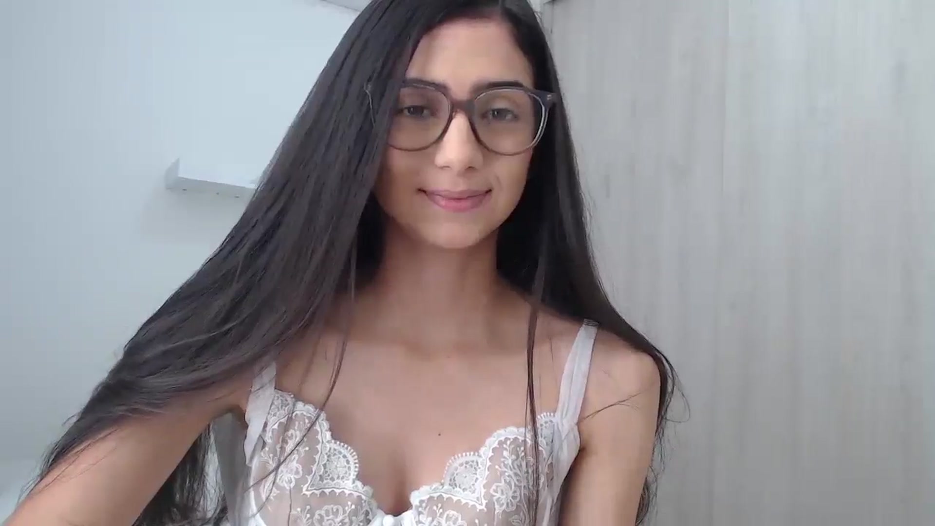 Gallery image thumbnail from Luna_Vargas's myfreecams stream on, 03/16/2025, 15:25 image 3 of 20