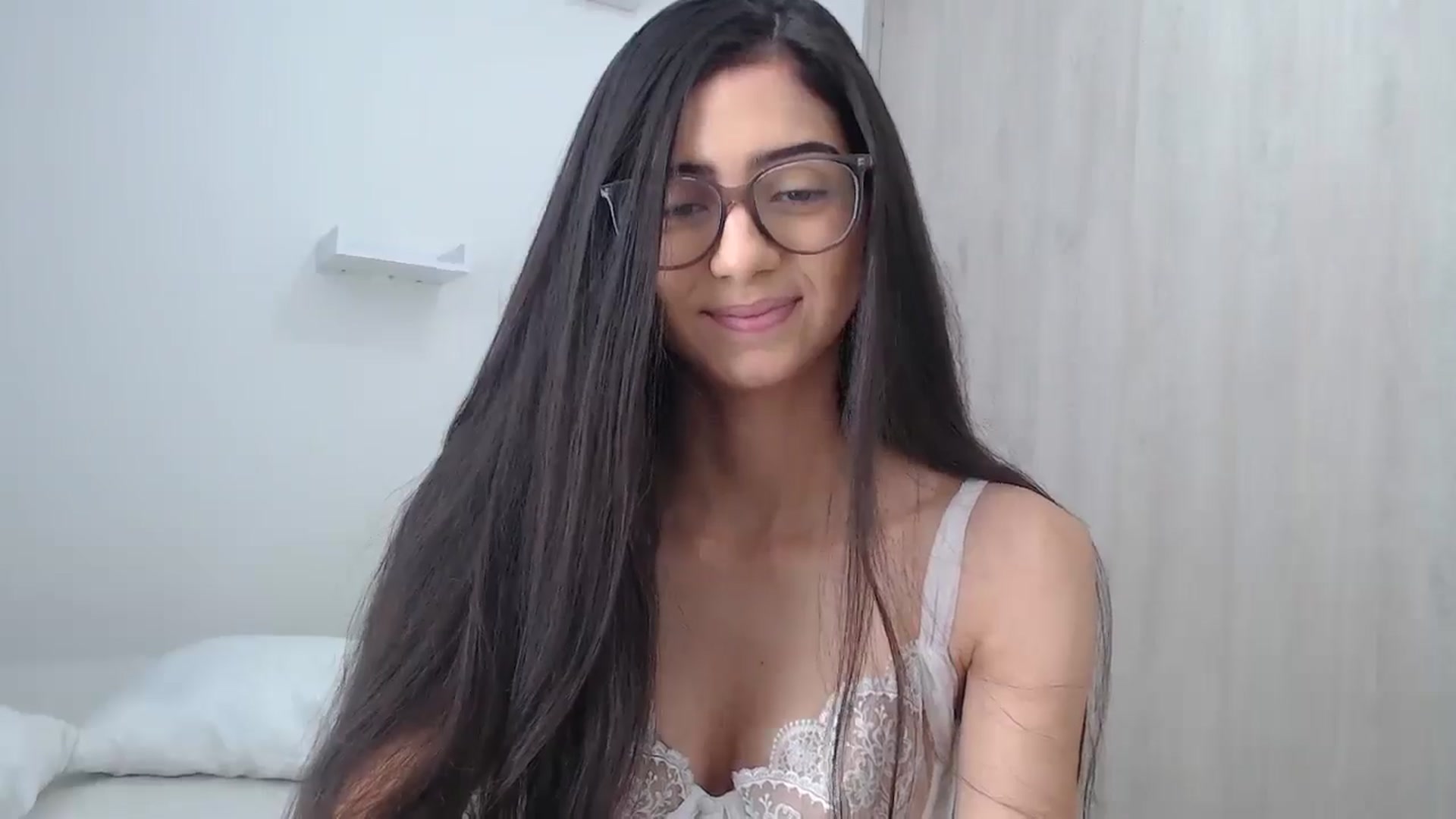Gallery image thumbnail from Luna_Vargas's myfreecams stream on, 03/16/2025, 15:25 image 11 of 20