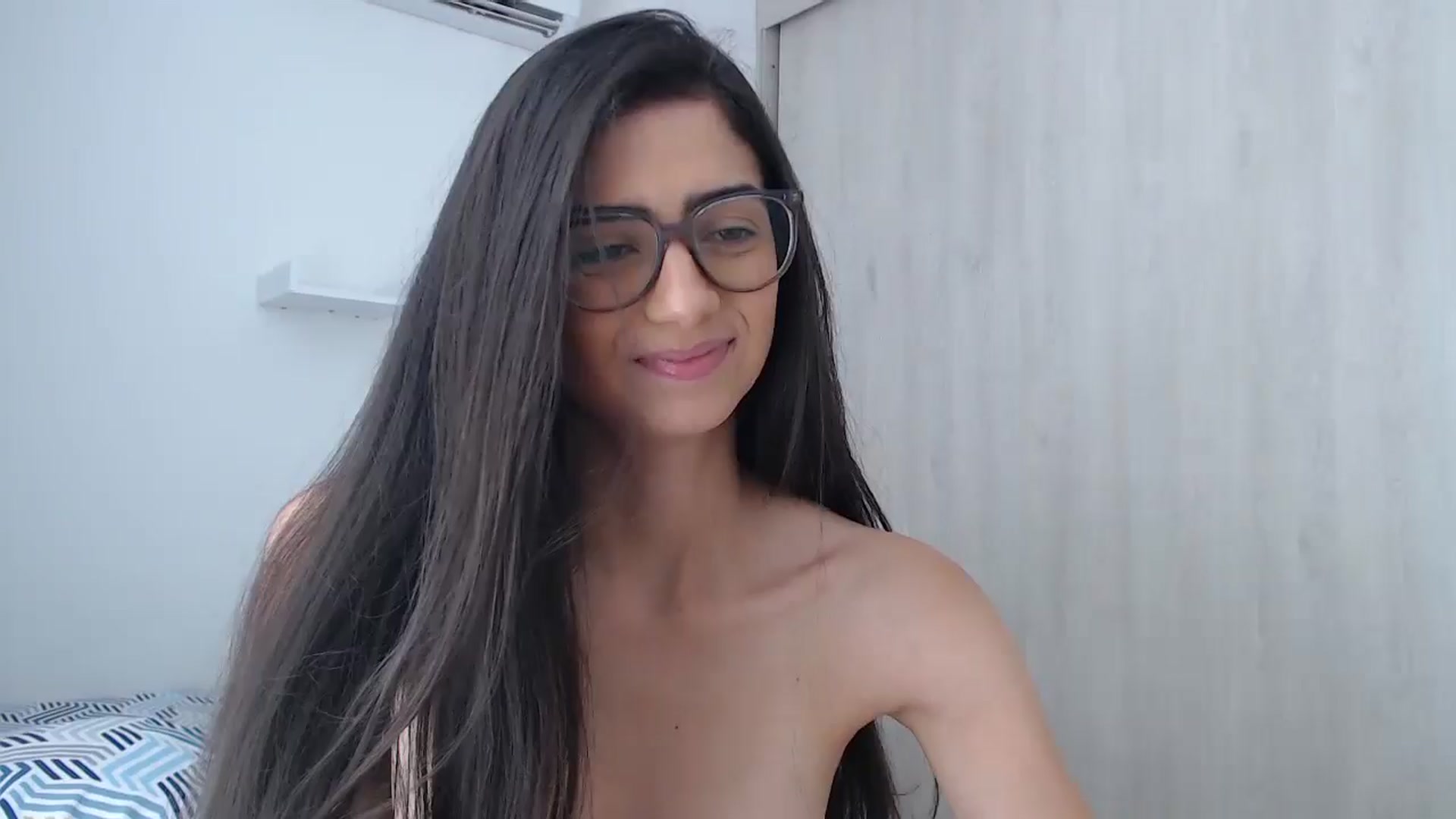 Gallery image thumbnail from Luna_Vargas's myfreecams stream on, 03/22/2025, 20:12 image 19 of 20